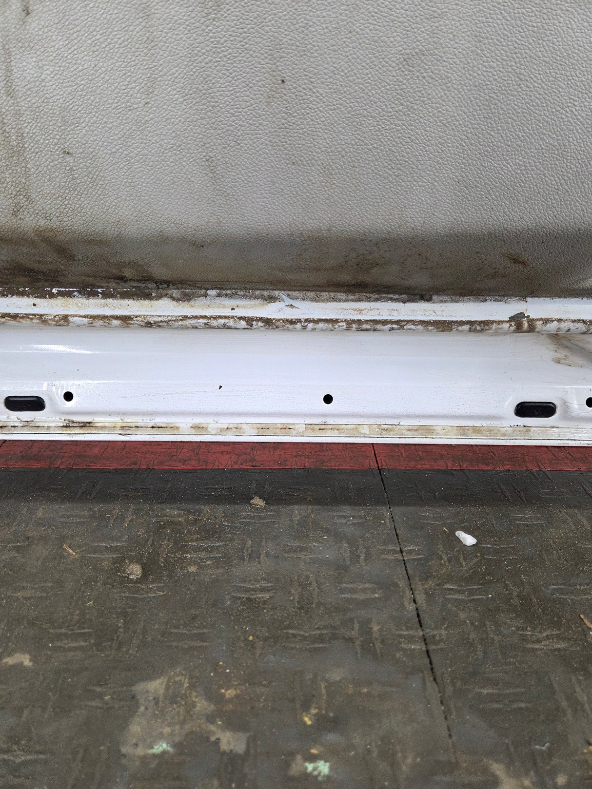 2007-2013 Chevrolet Silverado / GMC Sierra 1500 2500 3500 HD RH Front Passenger Side Door