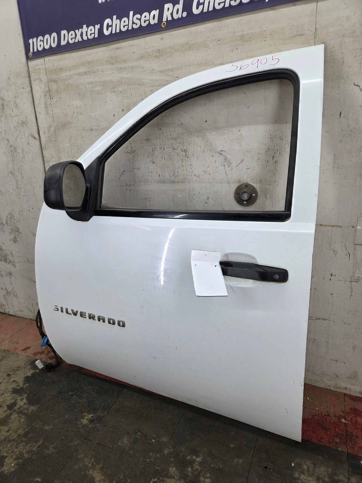 2007-2013 Chevrolet Silverado / GMC Sierra 1500 2500 3500 HD LH Front Driver Side Door