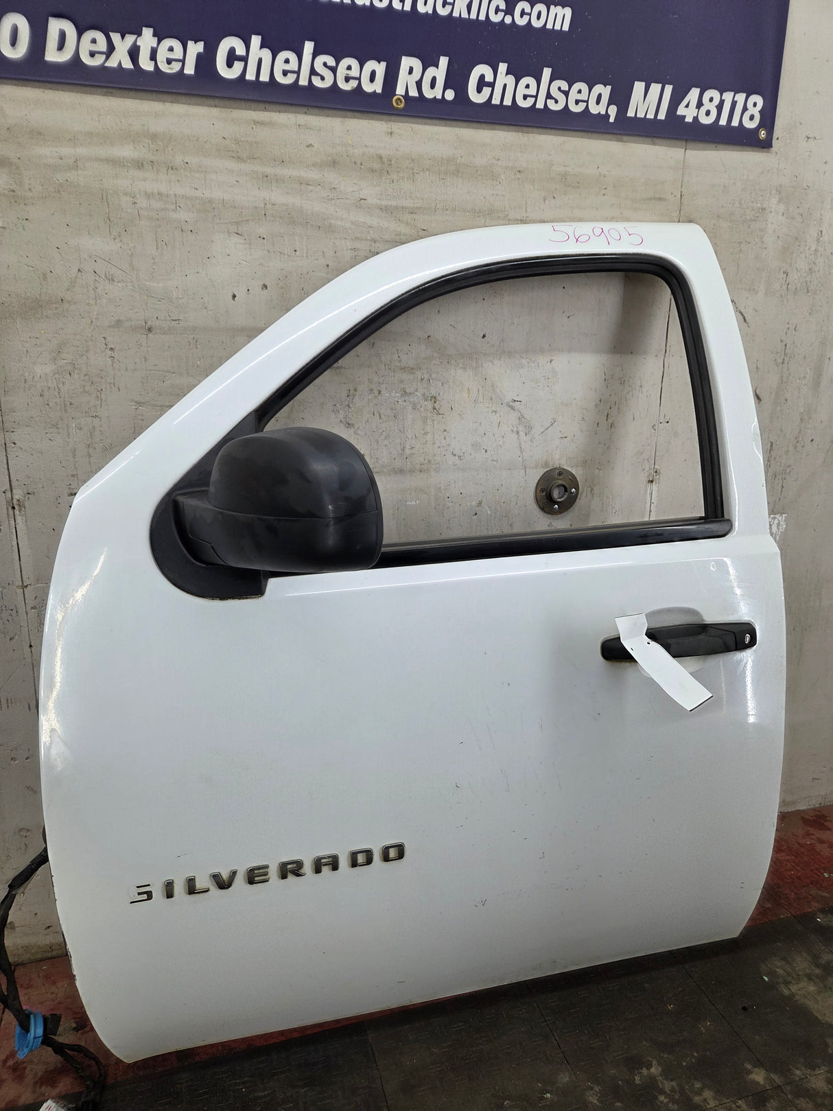 2007-2013 Chevrolet Silverado / GMC Sierra 1500 2500 3500 HD LH Front Driver Side Door