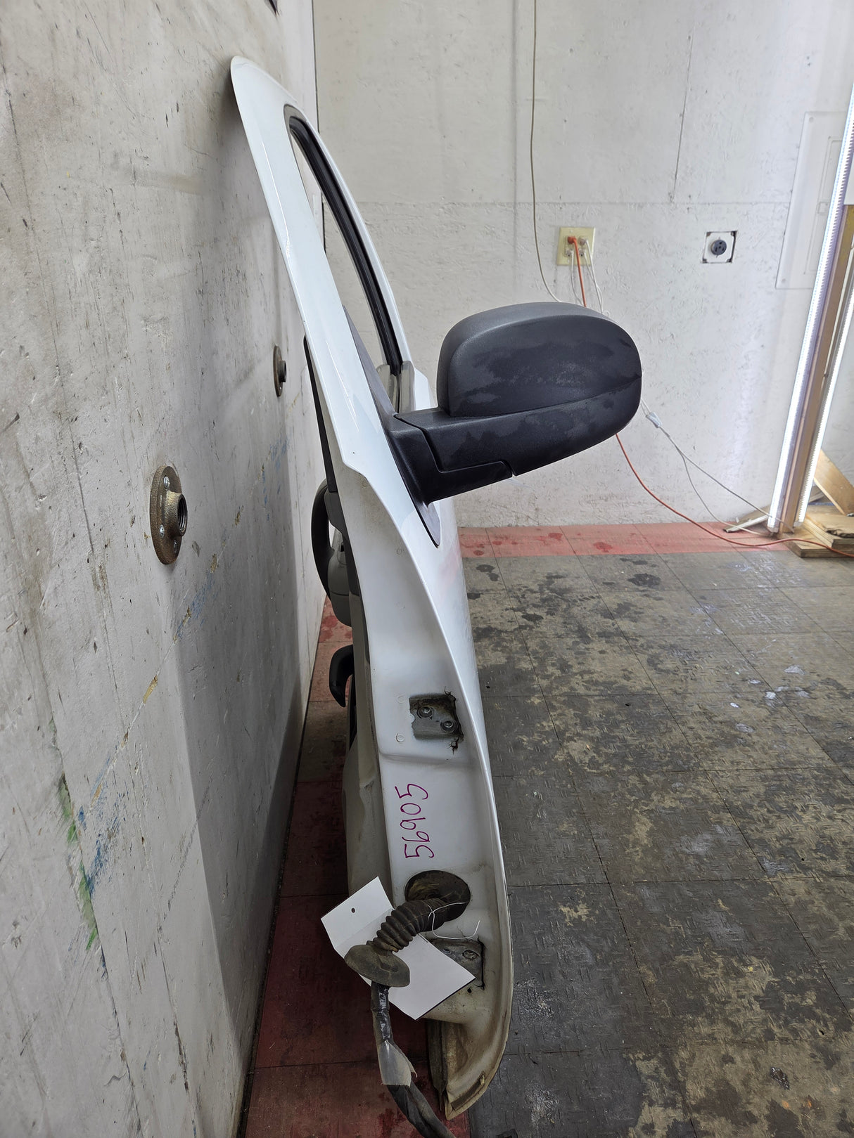 2007-2013 Chevrolet Silverado / GMC Sierra 1500 2500 3500 HD LH Front Driver Side Door