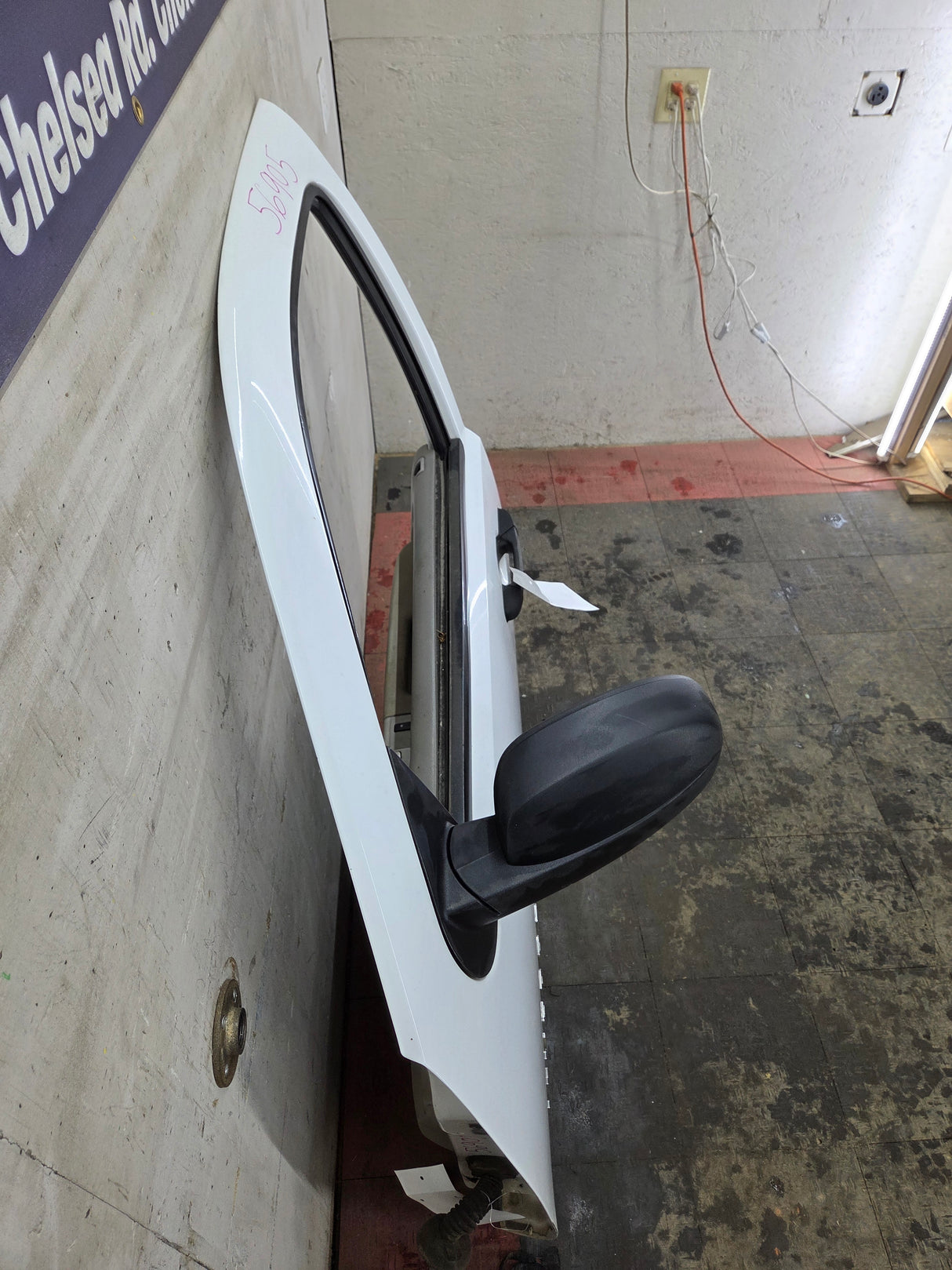 2007-2013 Chevrolet Silverado / GMC Sierra 1500 2500 3500 HD LH Front Driver Side Door