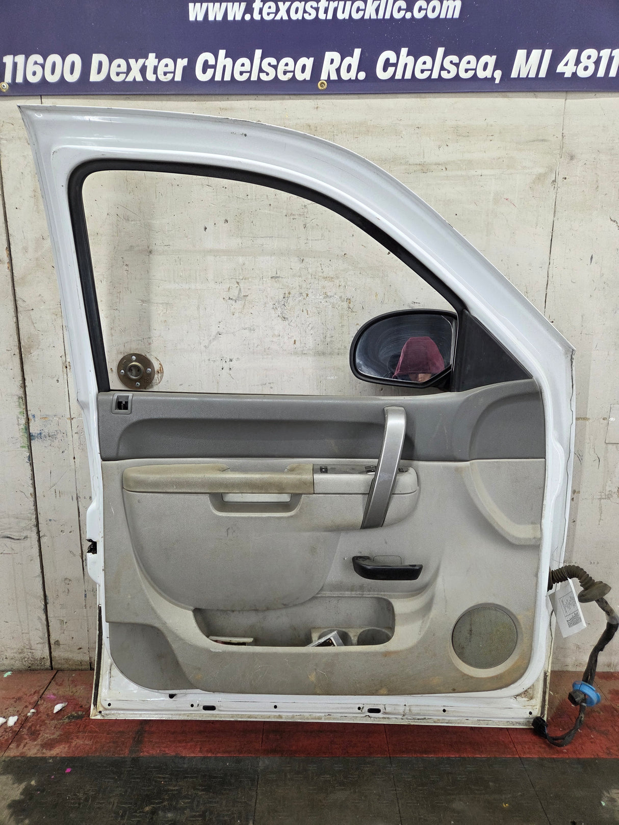 2007-2013 Chevrolet Silverado / GMC Sierra 1500 2500 3500 HD LH Front Driver Side Door
