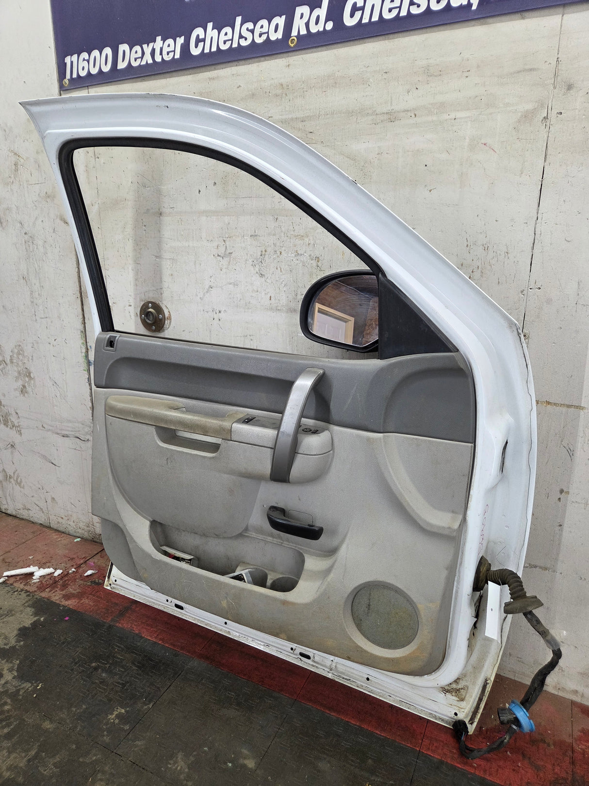 2007-2013 Chevrolet Silverado / GMC Sierra 1500 2500 3500 HD LH Front Driver Side Door