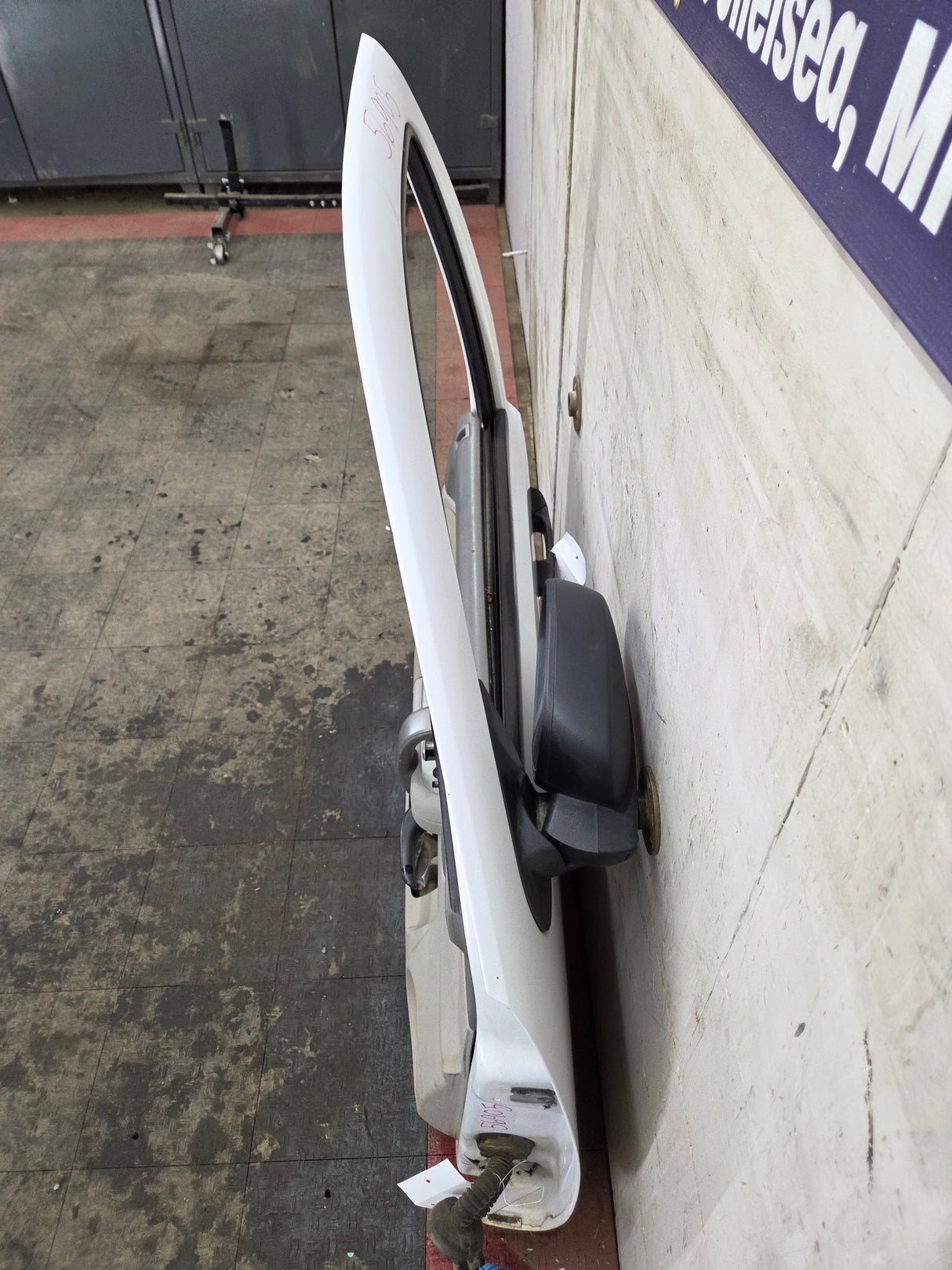 2007-2013 Chevrolet Silverado / GMC Sierra 1500 2500 3500 HD LH Front Driver Side Door