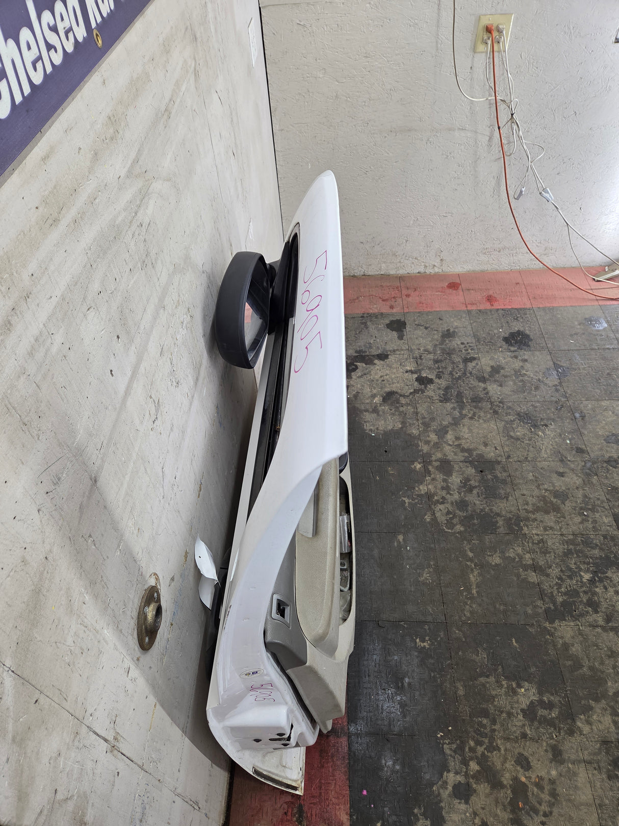 2007-2013 Chevrolet Silverado / GMC Sierra 1500 2500 3500 HD LH Front Driver Side Door