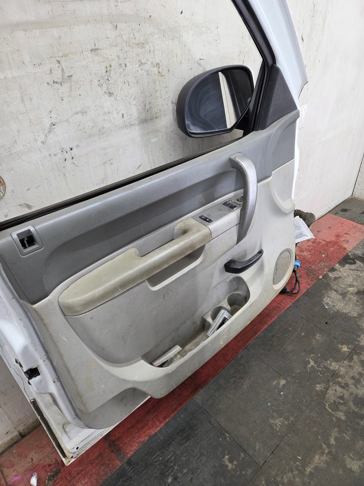 2007-2013 Chevrolet Silverado / GMC Sierra 1500 2500 3500 HD LH Front Driver Side Door