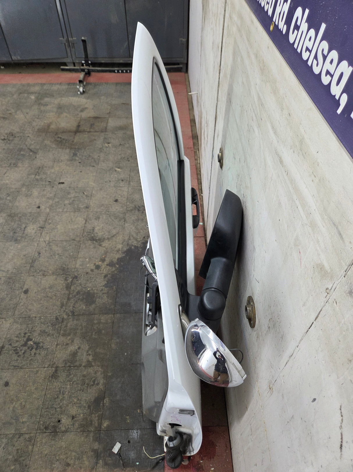 2007-2013 Chevrolet Silverado / GMC Sierra 1500 2500 3500 HD LH Front Driver Side Door