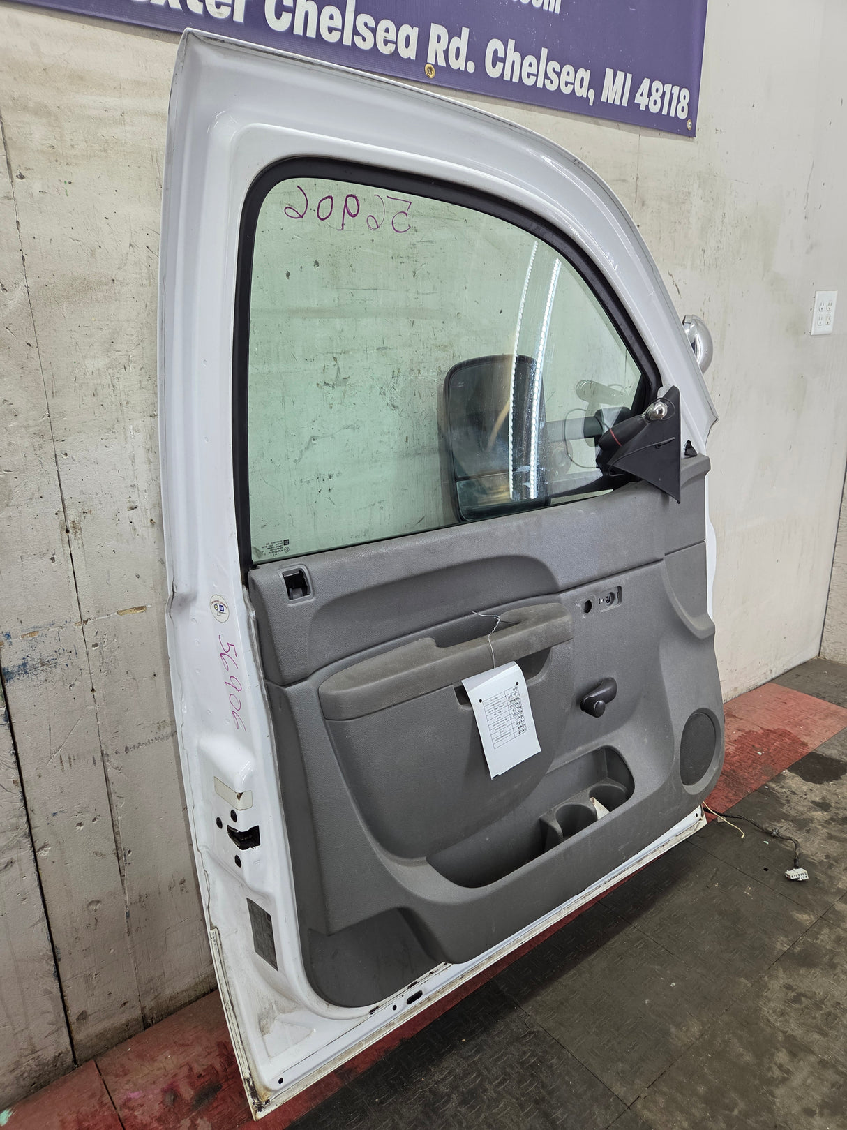 2007-2013 Chevrolet Silverado / GMC Sierra 1500 2500 3500 HD LH Front Driver Side Door