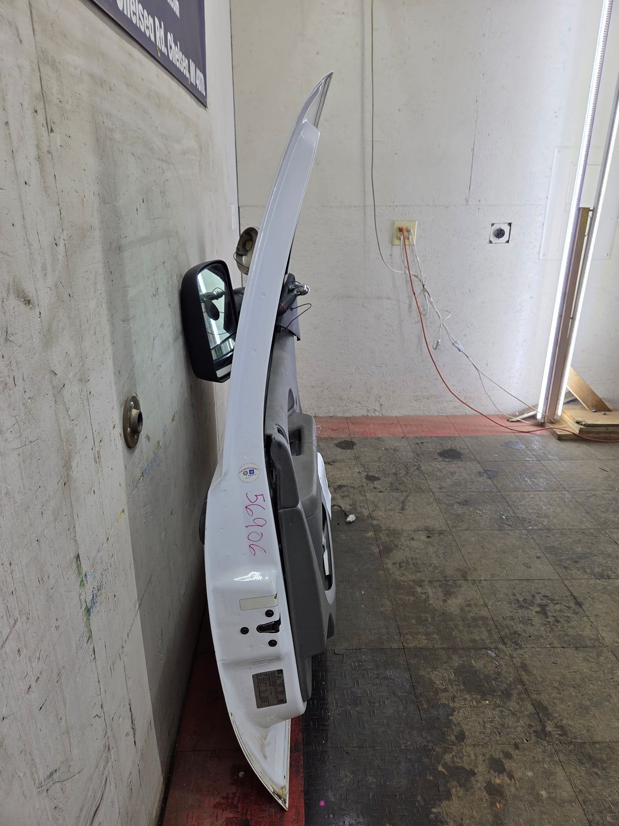 2007-2013 Chevrolet Silverado / GMC Sierra 1500 2500 3500 HD LH Front Driver Side Door