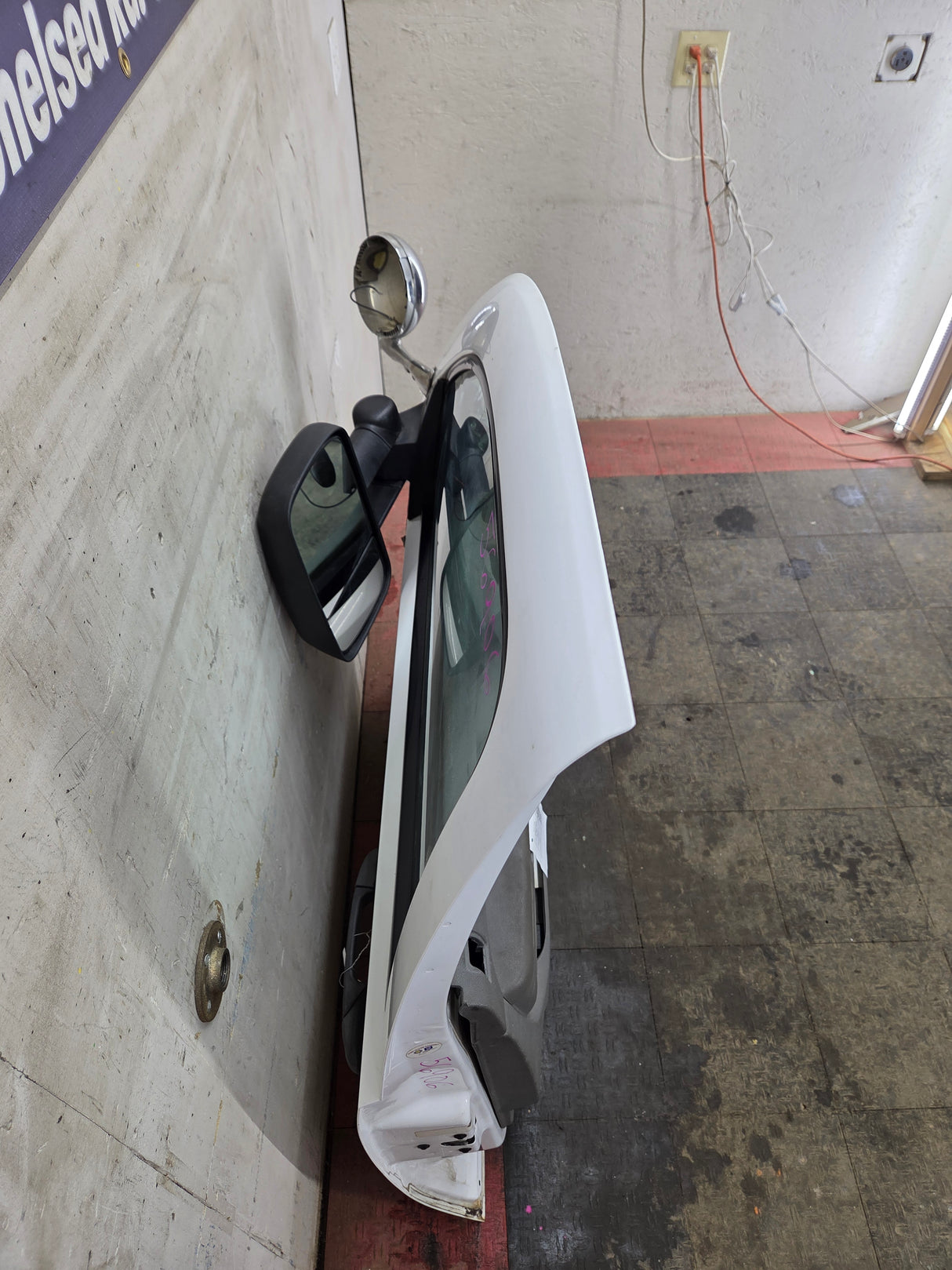 2007-2013 Chevrolet Silverado / GMC Sierra 1500 2500 3500 HD LH Front Driver Side Door