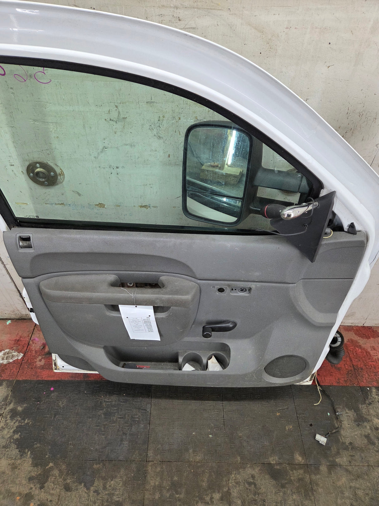 2007-2013 Chevrolet Silverado / GMC Sierra 1500 2500 3500 HD LH Front Driver Side Door