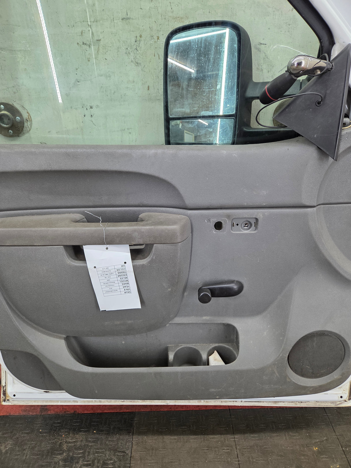 2007-2013 Chevrolet Silverado / GMC Sierra 1500 2500 3500 HD LH Front Driver Side Door