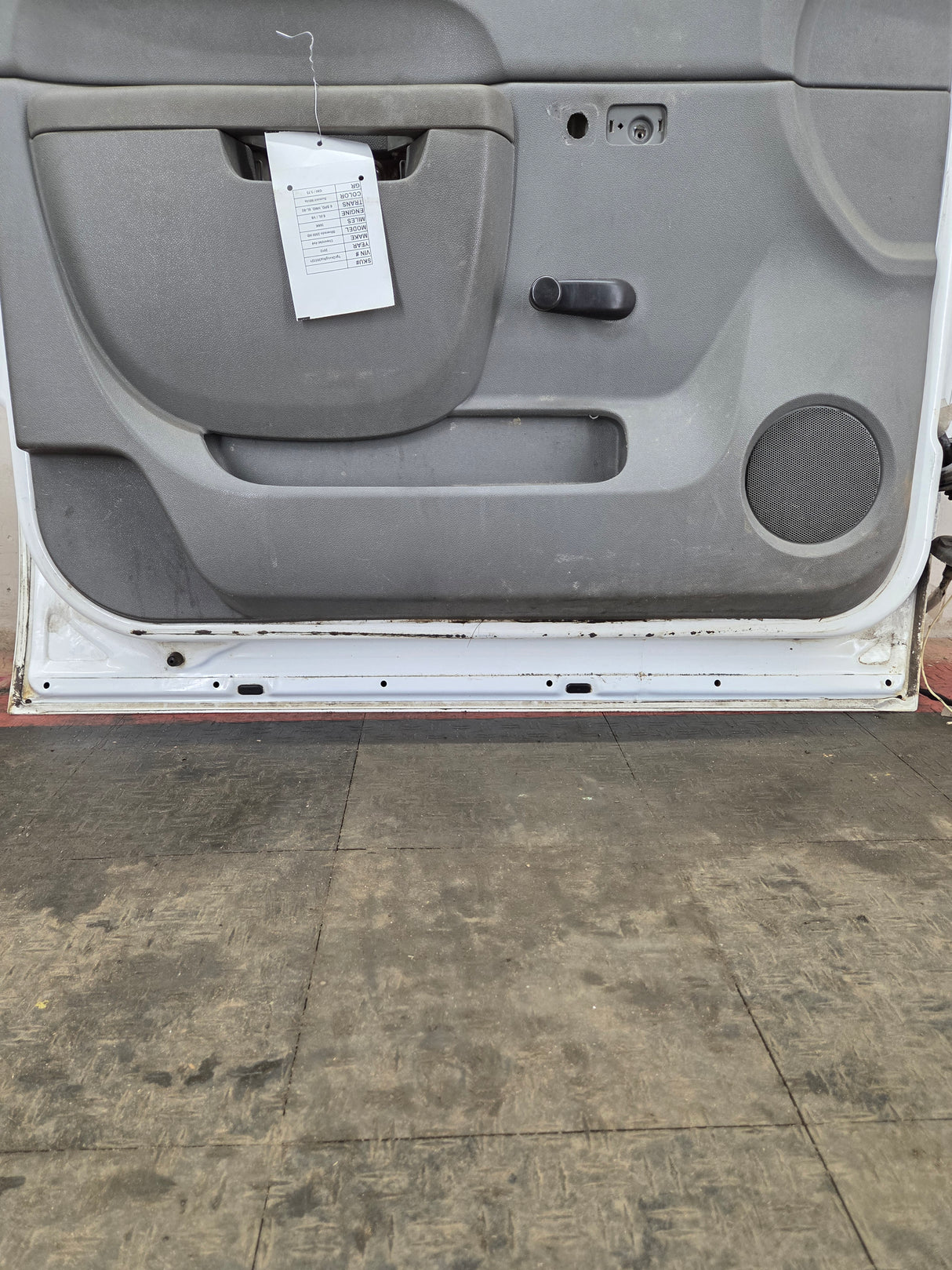 2007-2013 Chevrolet Silverado / GMC Sierra 1500 2500 3500 HD LH Front Driver Side Door