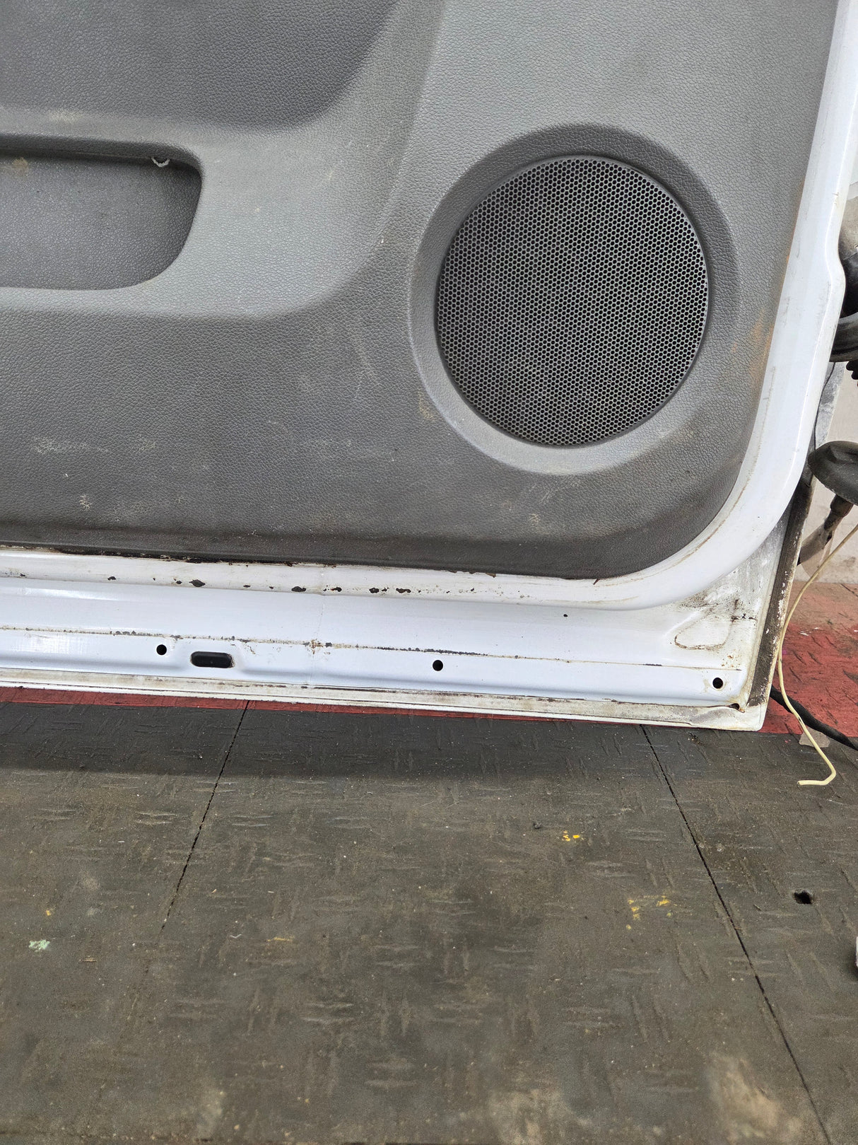 2007-2013 Chevrolet Silverado / GMC Sierra 1500 2500 3500 HD LH Front Driver Side Door