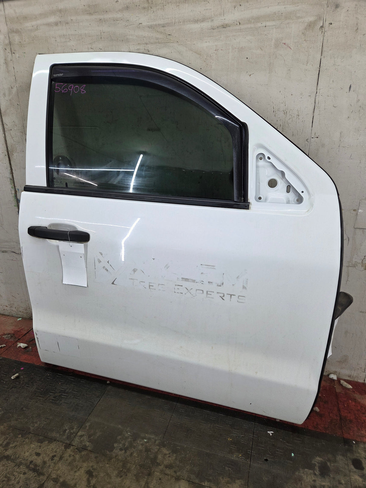 2014-2019 Chevrolet Silverado / GMC Sierra RH Front Passenger Side Crew Cab Door 1500 25000 3500 HD
