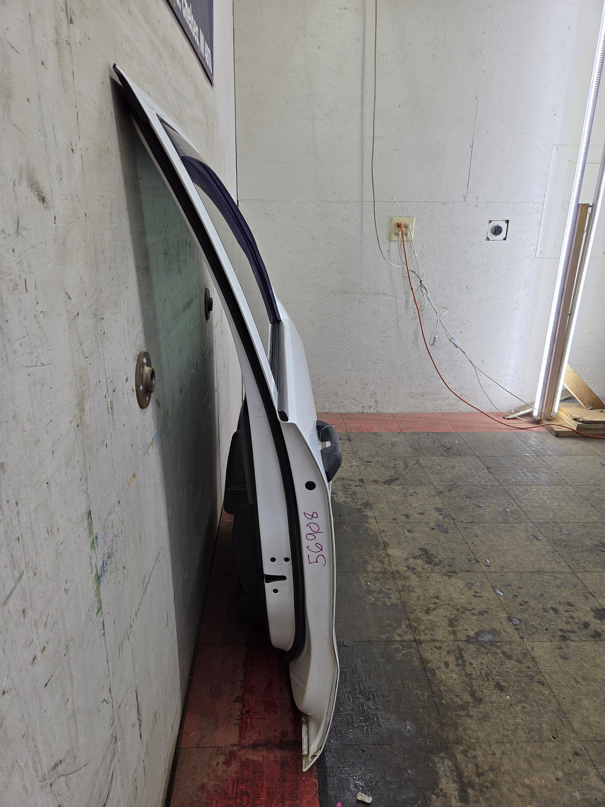 2014-2019 Chevrolet Silverado / GMC Sierra RH Front Passenger Side Crew Cab Door 1500 25000 3500 HD