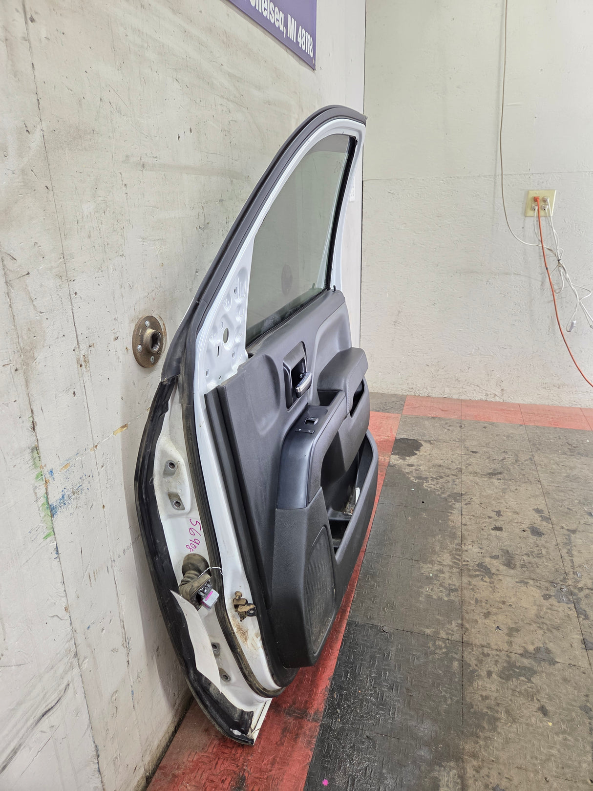 2014-2019 Chevrolet Silverado / GMC Sierra RH Front Passenger Side Crew Cab Door 1500 25000 3500 HD