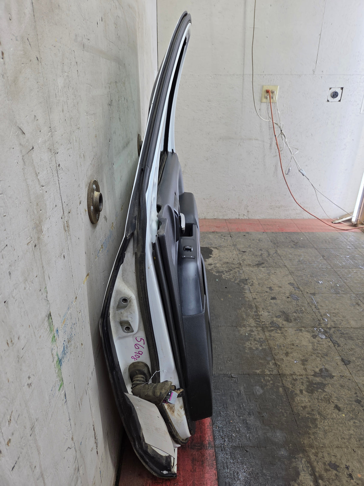 2014-2019 Chevrolet Silverado / GMC Sierra RH Front Passenger Side Crew Cab Door 1500 25000 3500 HD