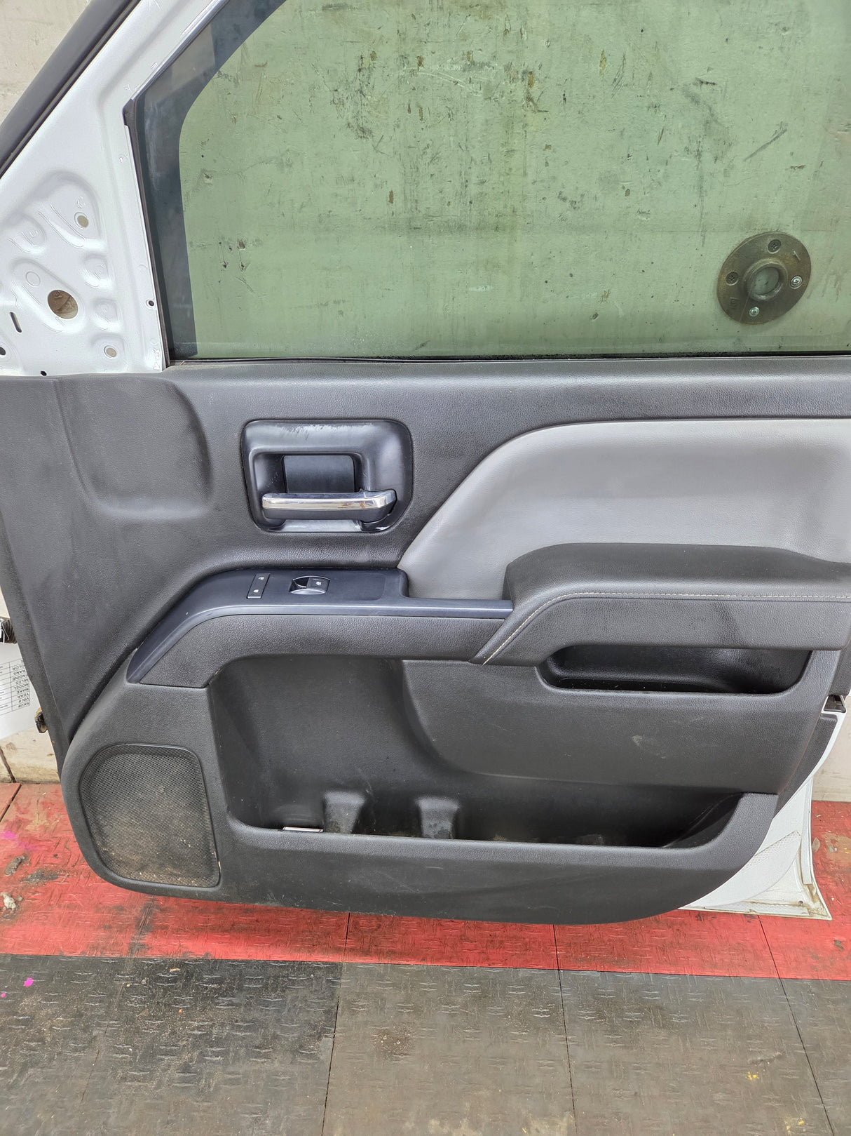 2014-2019 Chevrolet Silverado / GMC Sierra RH Front Passenger Side Crew Cab Door 1500 25000 3500 HD