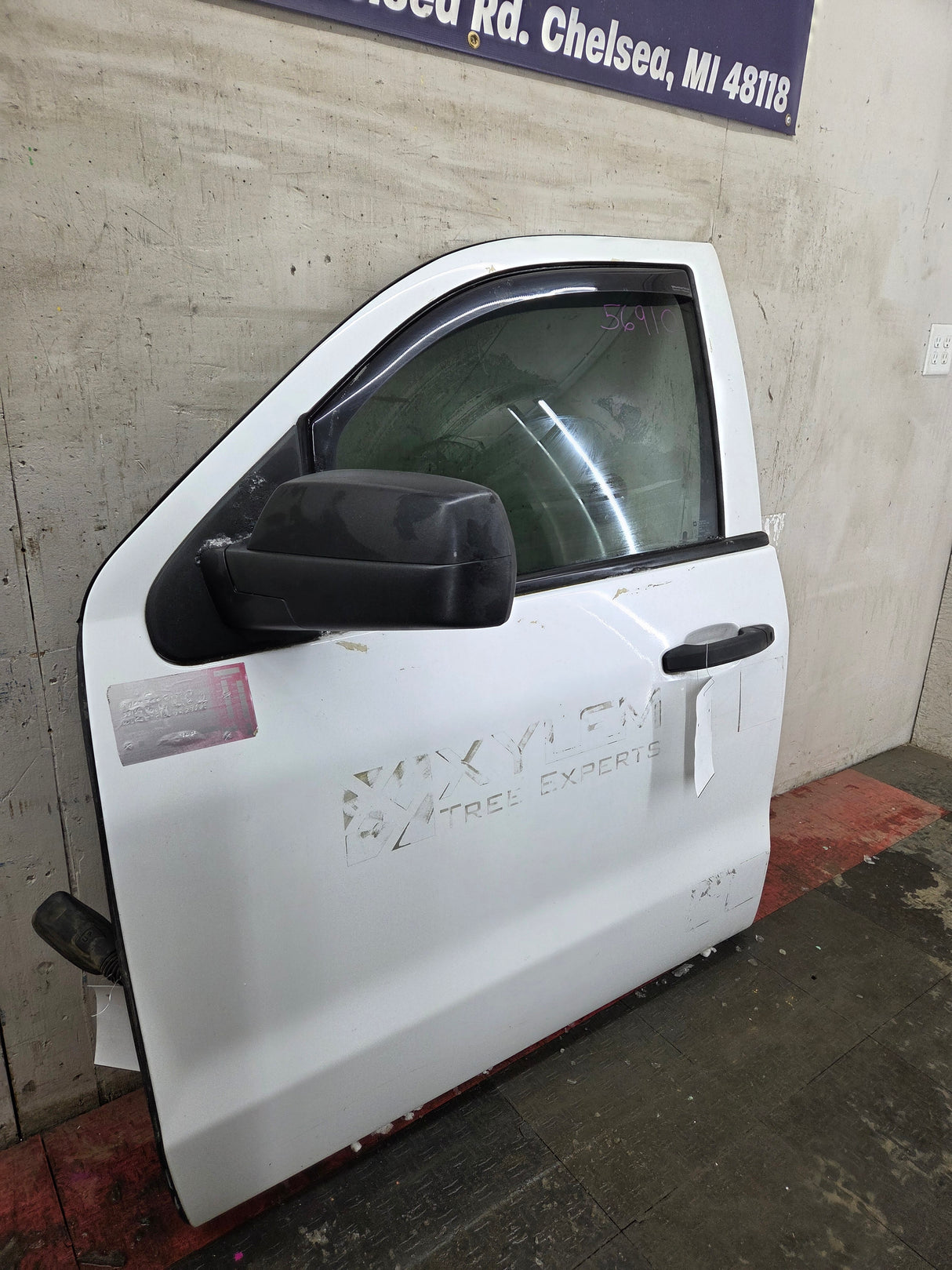 2014-2019 Chevrolet Silverado / GMC Sierra LH Front Driver Side Crew Cab Door 1500 25000 3500 HD