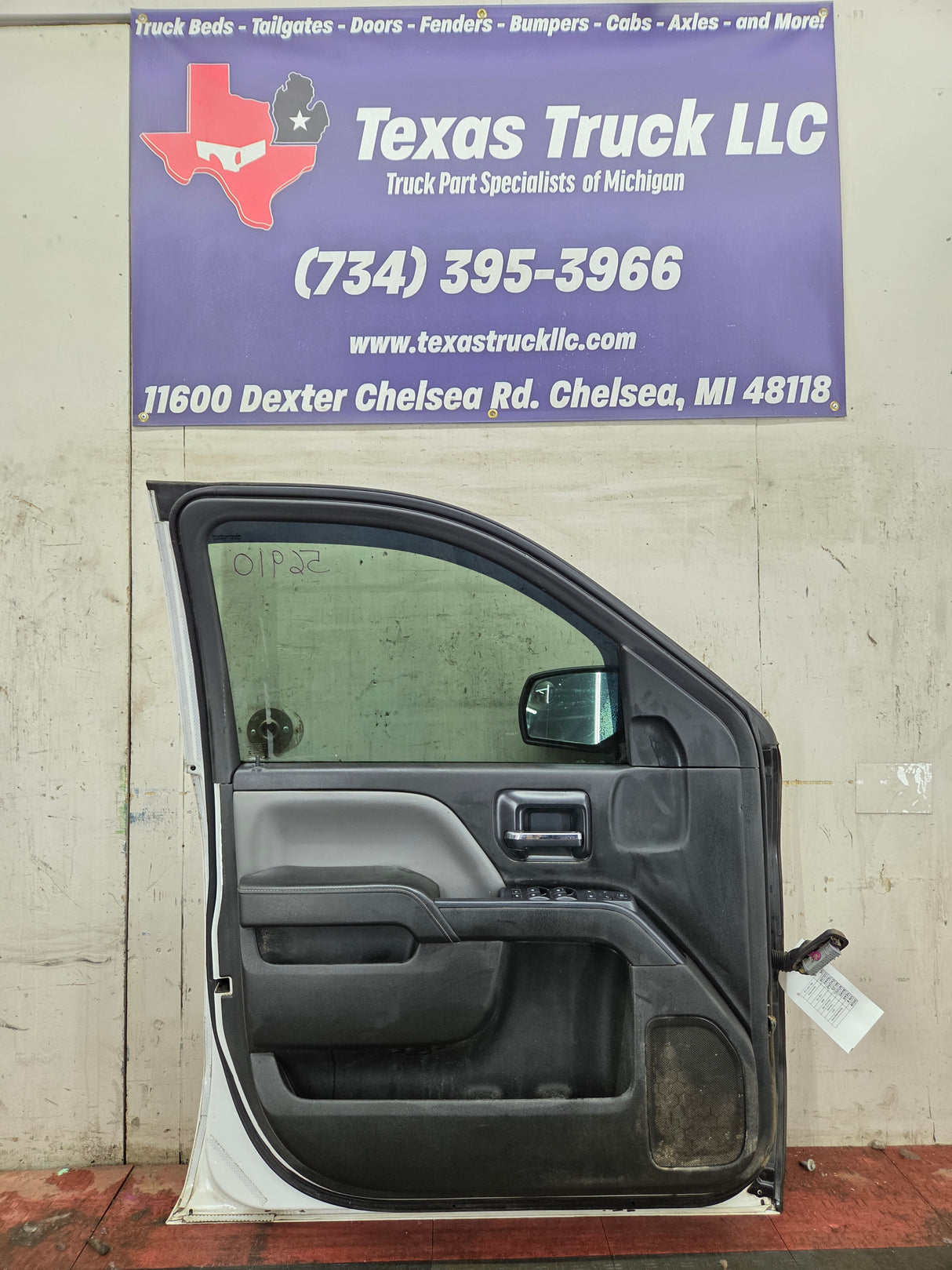 2014-2019 Chevrolet Silverado / GMC Sierra LH Front Driver Side Crew Cab Door 1500 25000 3500 HD