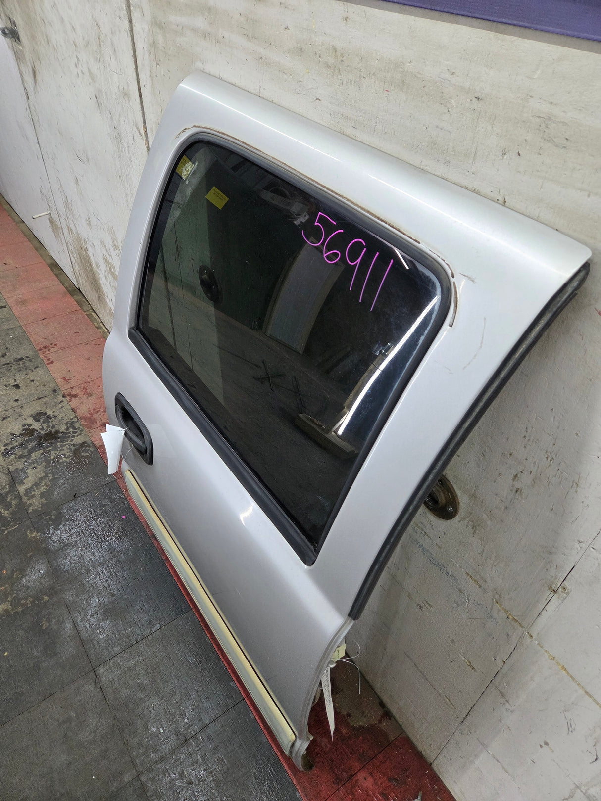 1999-2006 Chevrolet Silverado / GMC Sierra 1500 2500 3500 HD Rear Passenger side Crew Cab rear door RH - Fine Silver Birch Metallic