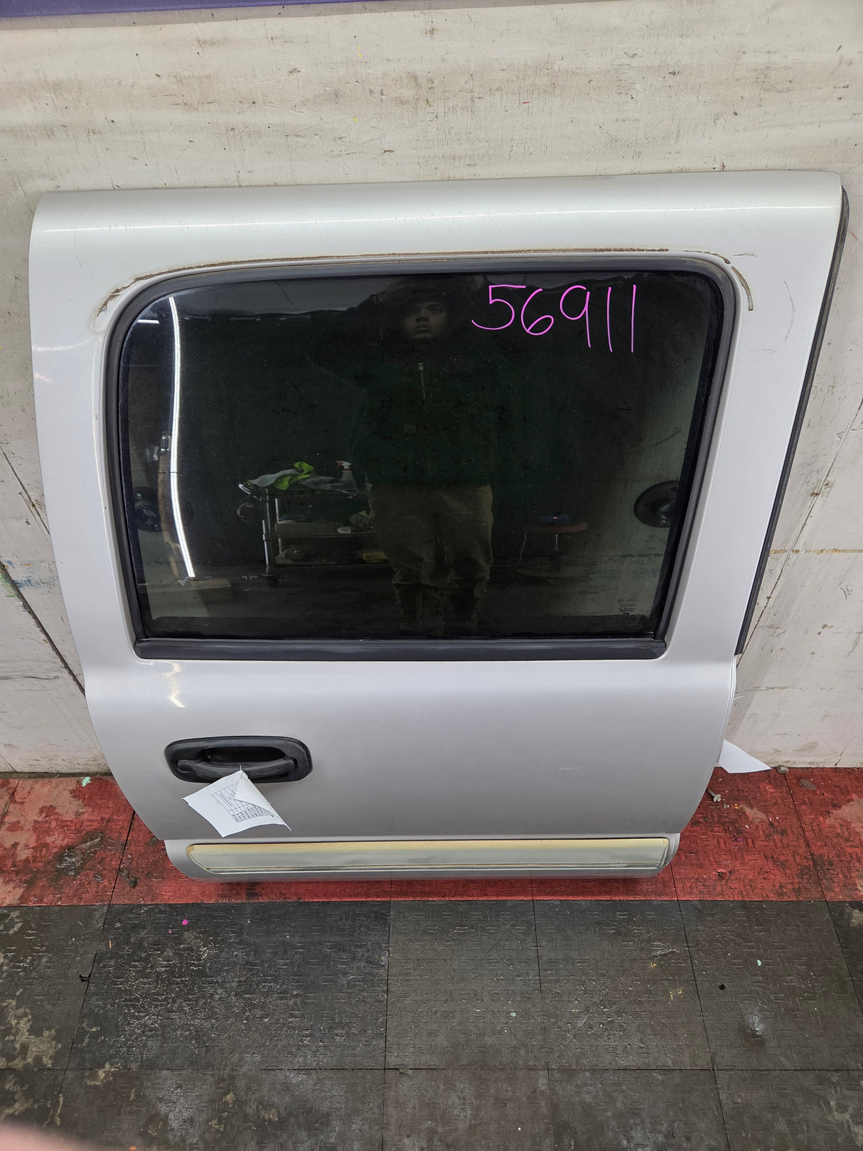 1999-2006 Chevrolet Silverado / GMC Sierra 1500 2500 3500 HD Rear Passenger side Crew Cab rear door RH - Fine Silver Birch Metallic