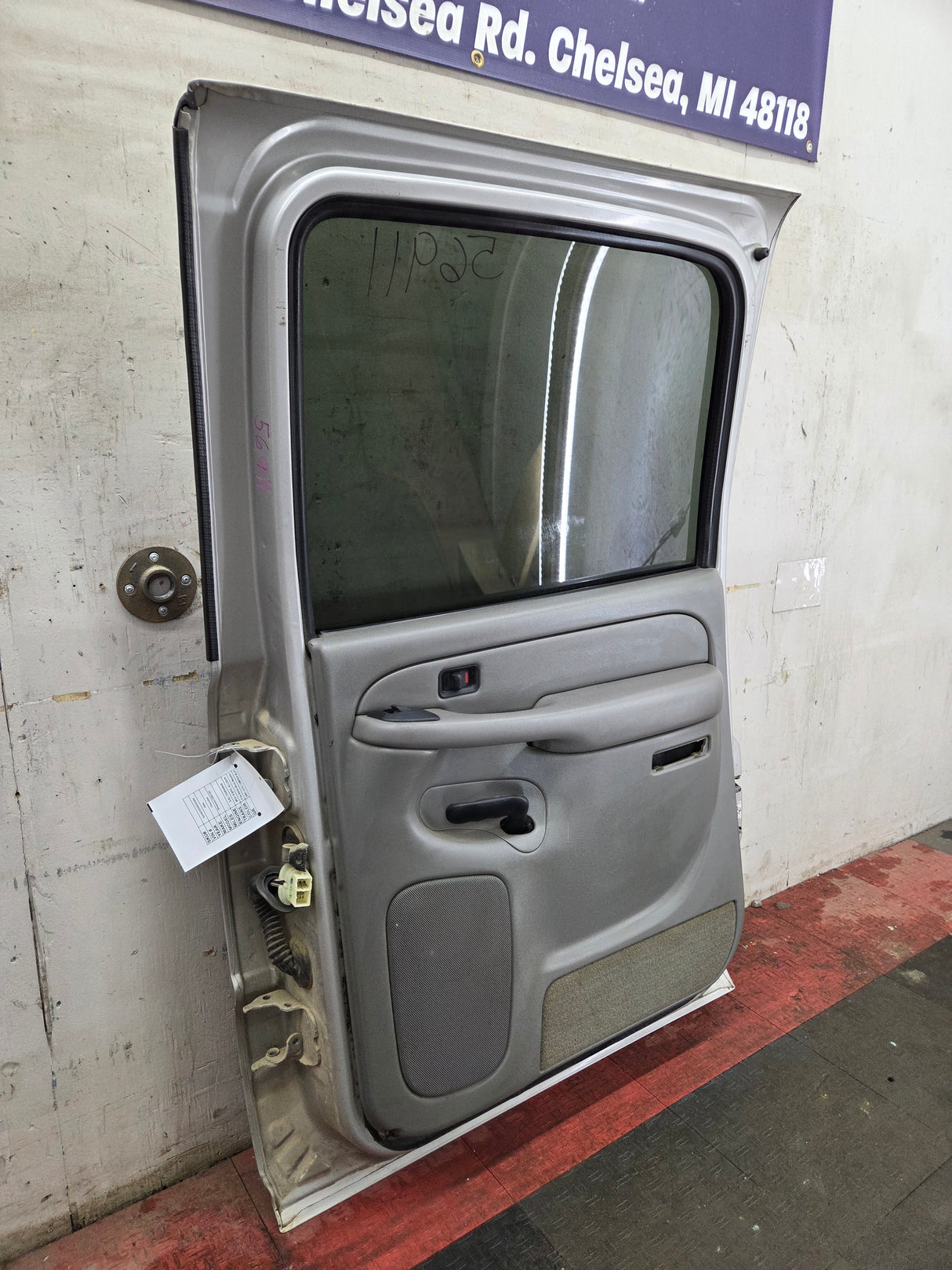 1999-2006 Chevrolet Silverado / GMC Sierra 1500 2500 3500 HD Rear Passenger side Crew Cab rear door RH - Fine Silver Birch Metallic