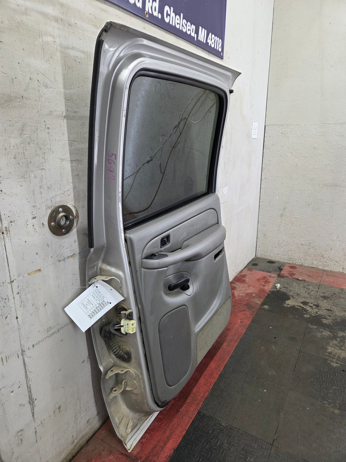 1999-2006 Chevrolet Silverado / GMC Sierra 1500 2500 3500 HD Rear Passenger side Crew Cab rear door RH - Fine Silver Birch Metallic