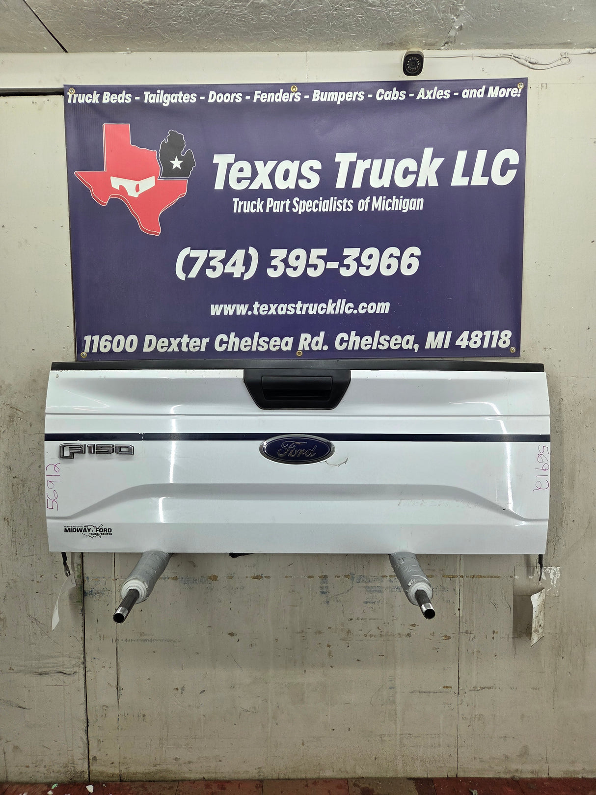 2015-2017 Ford F150 Tailgate - Oxford White