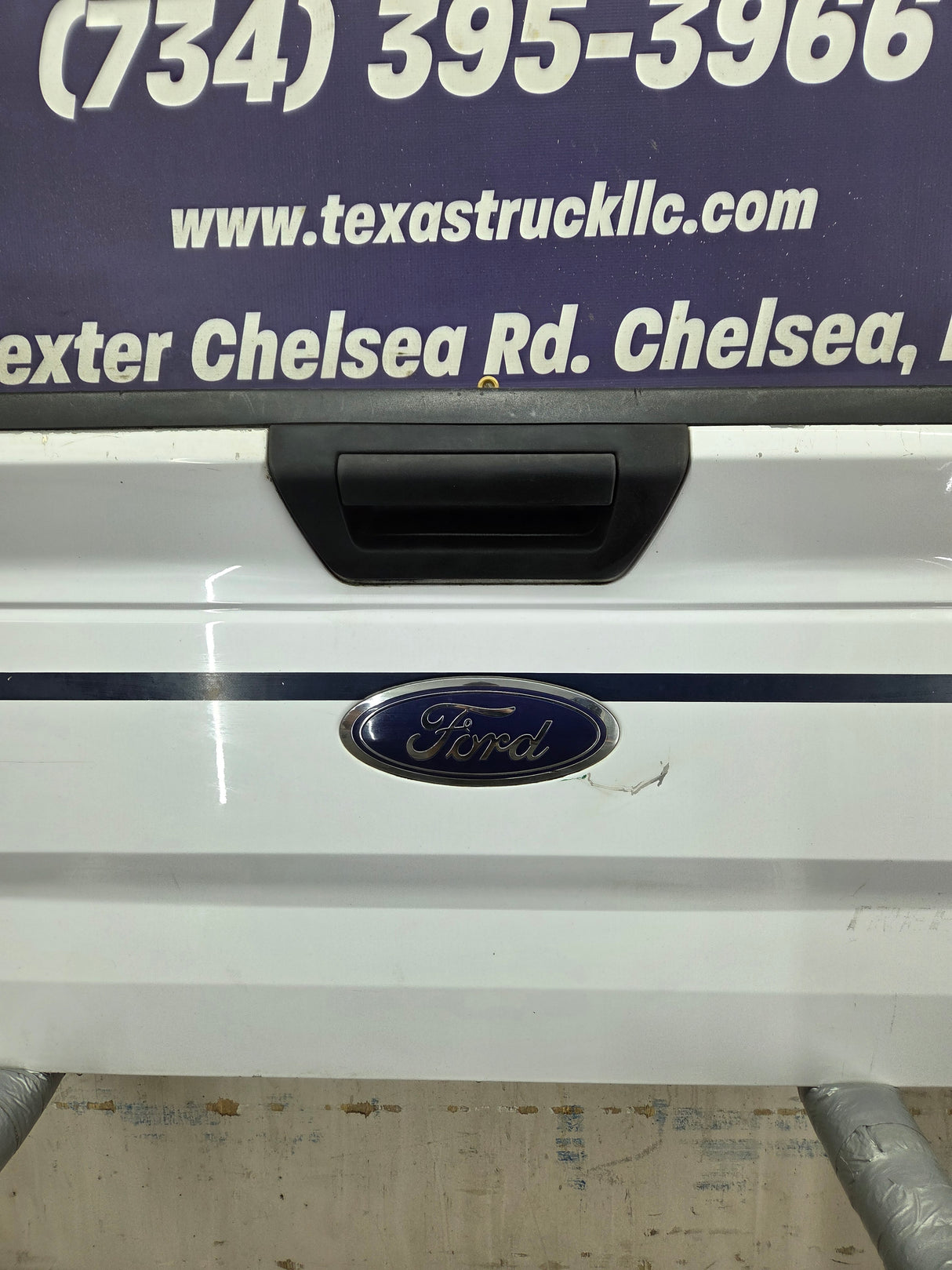 2015-2017 Ford F150 Tailgate - Oxford White