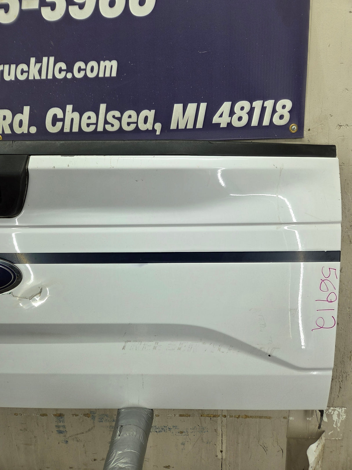 2015-2017 Ford F150 Tailgate - Oxford White