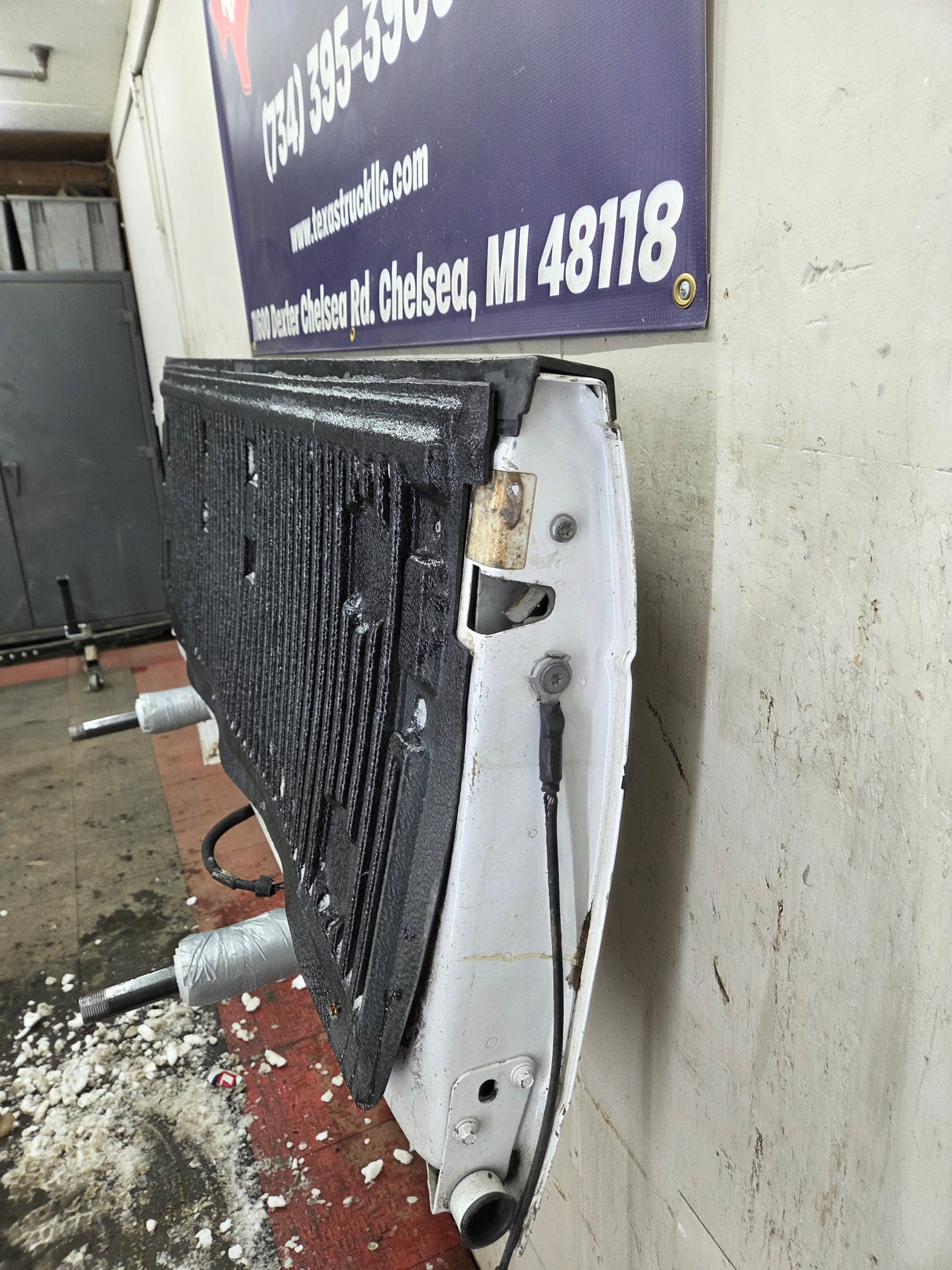 2015-2017 Ford F150 Tailgate - Oxford White