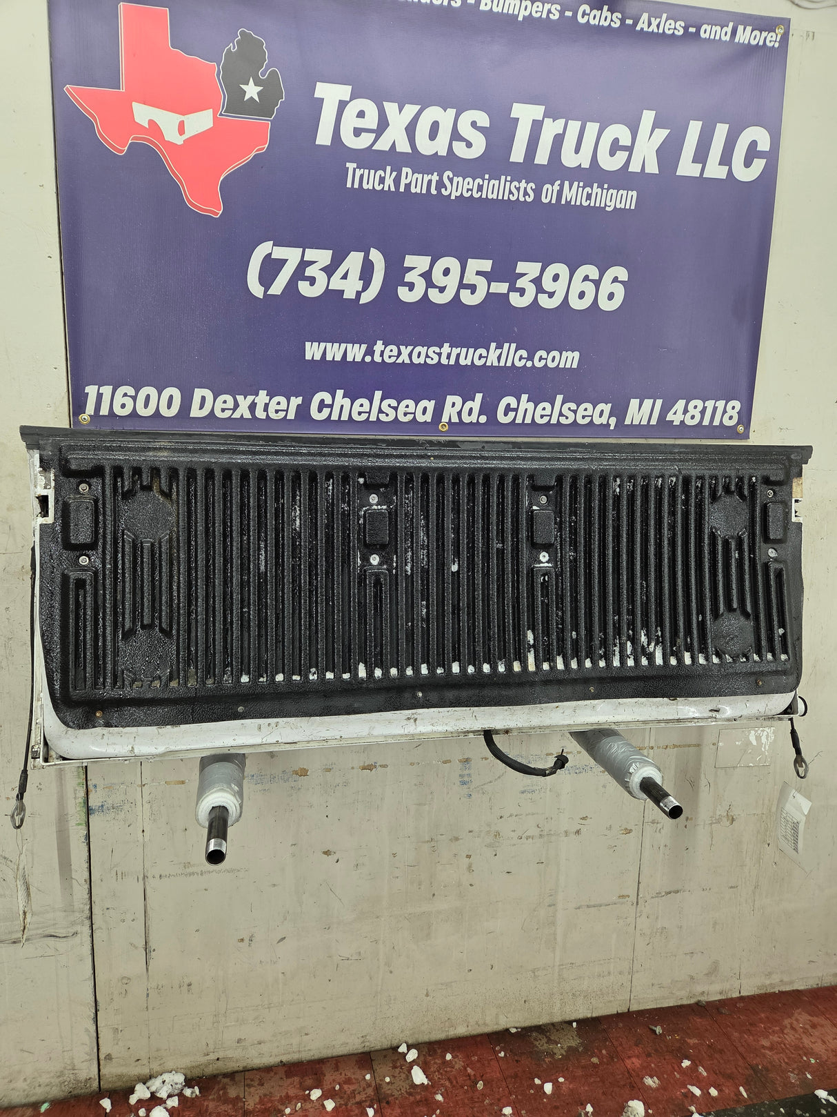 2015-2017 Ford F150 Tailgate - Oxford White