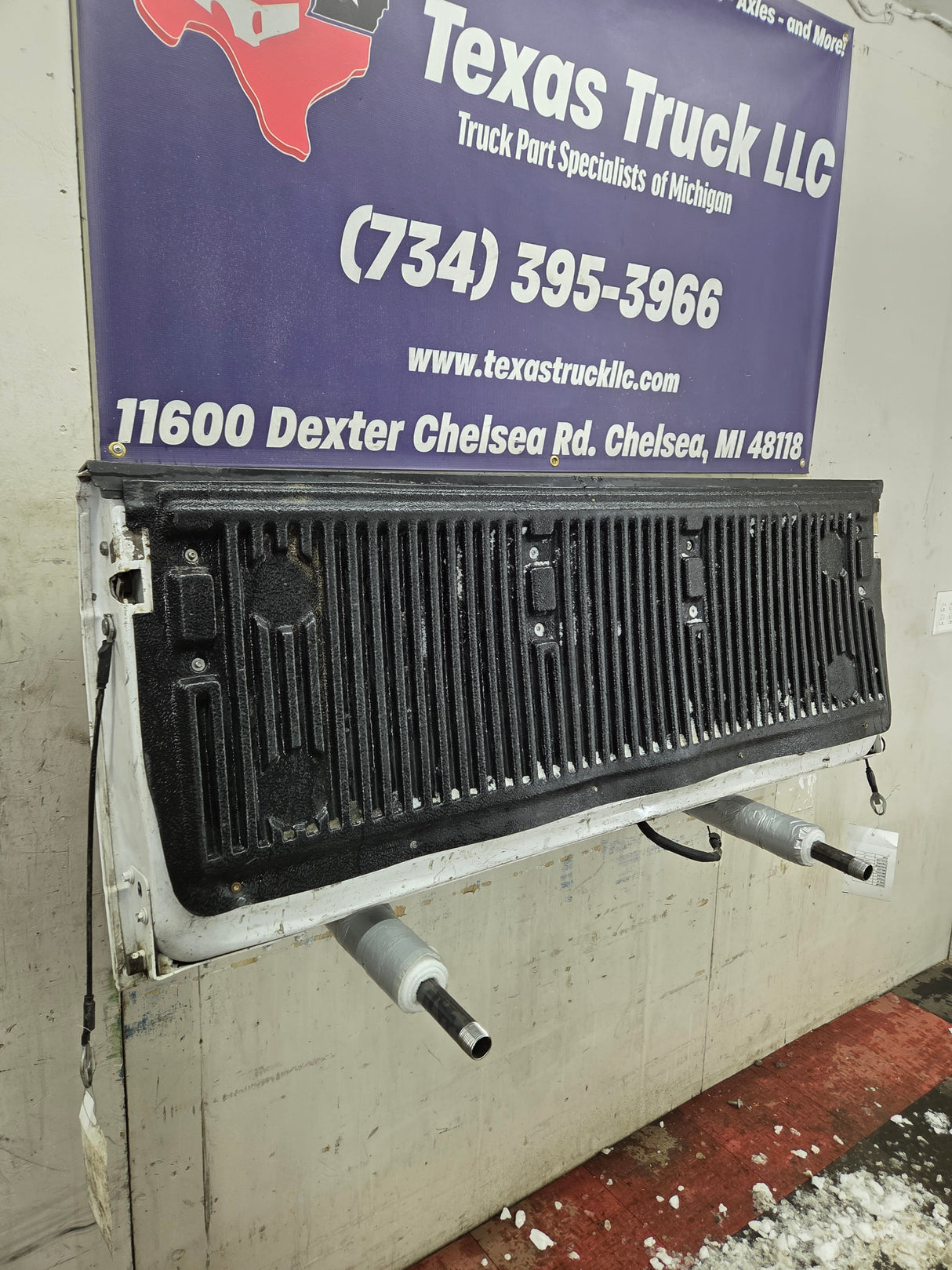 2015-2017 Ford F150 Tailgate - Oxford White