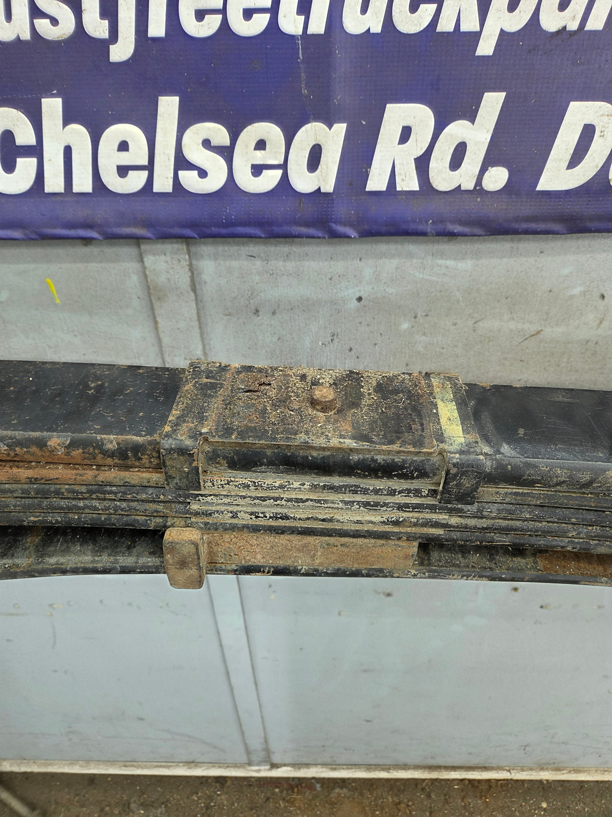 2008-2010 Ford F250 F350 Super Duty Rear Leaf Spring (1)
