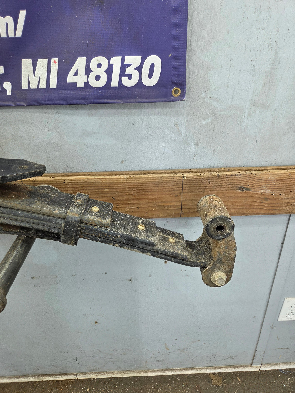 2008-2010 Ford F250 F350 Super Duty Rear Leaf Spring (1)