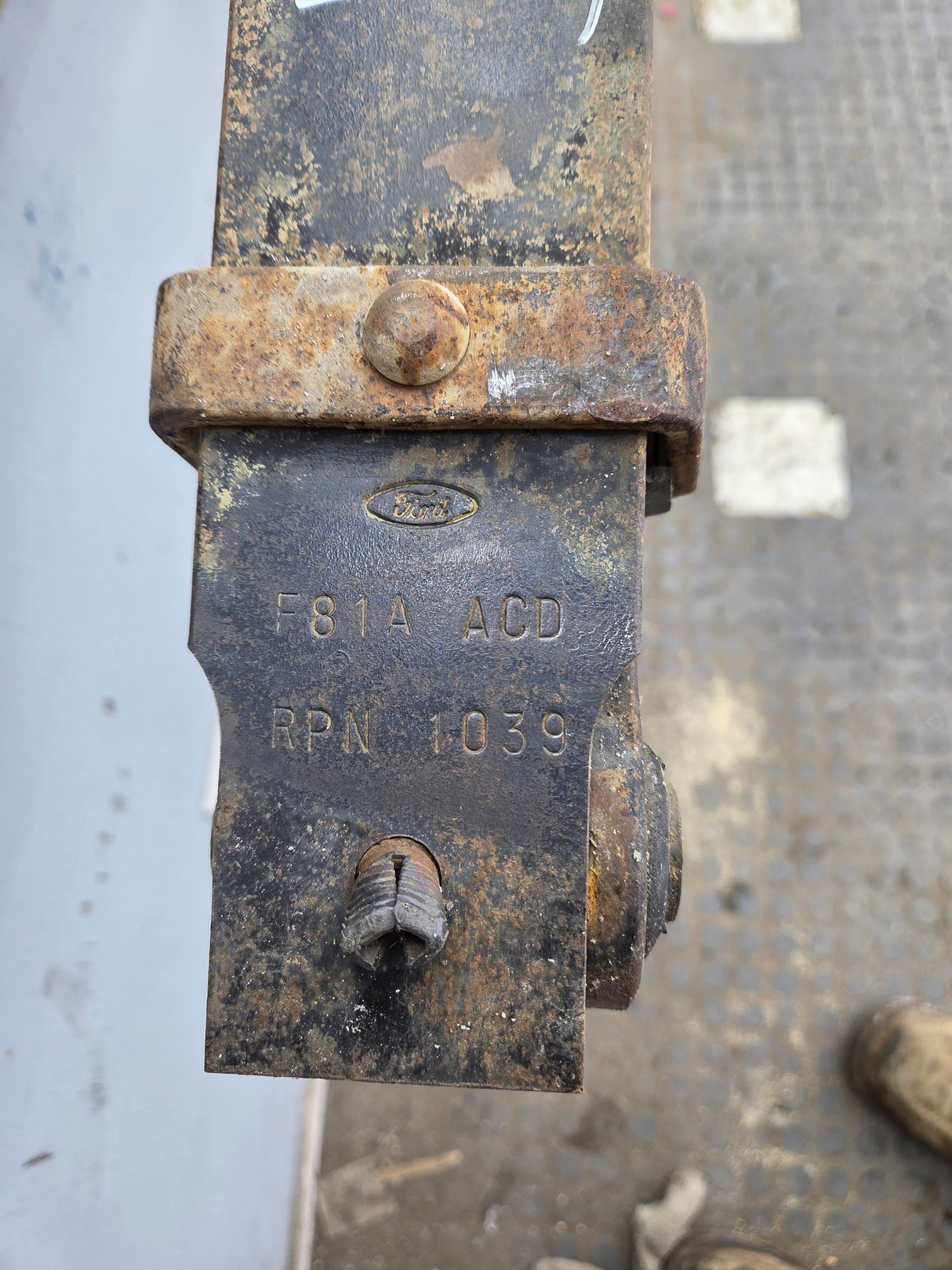 1999-2004 Ford F250 F350 Super Duty Excursion Front Leaf Spring