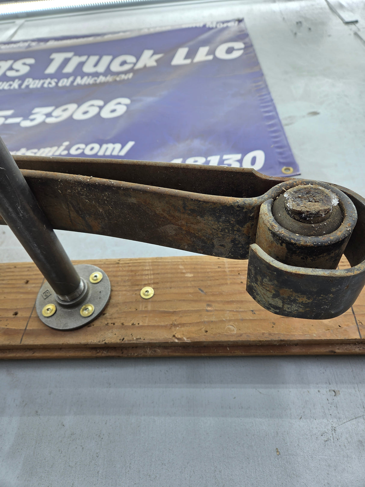 1999-2004 Ford F250 F350 Super Duty Excursion Front Leaf Spring