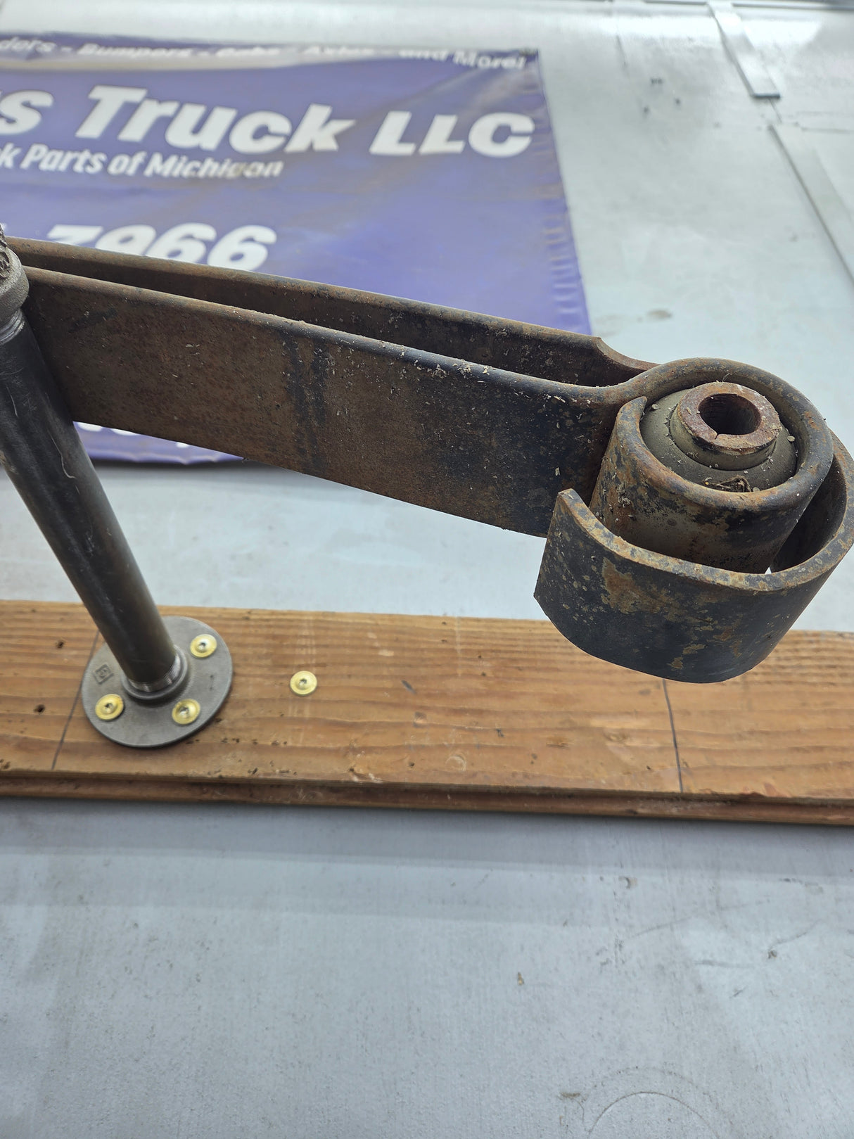 1999-2004 Ford F250 F350 Super Duty Excursion Front Leaf Spring