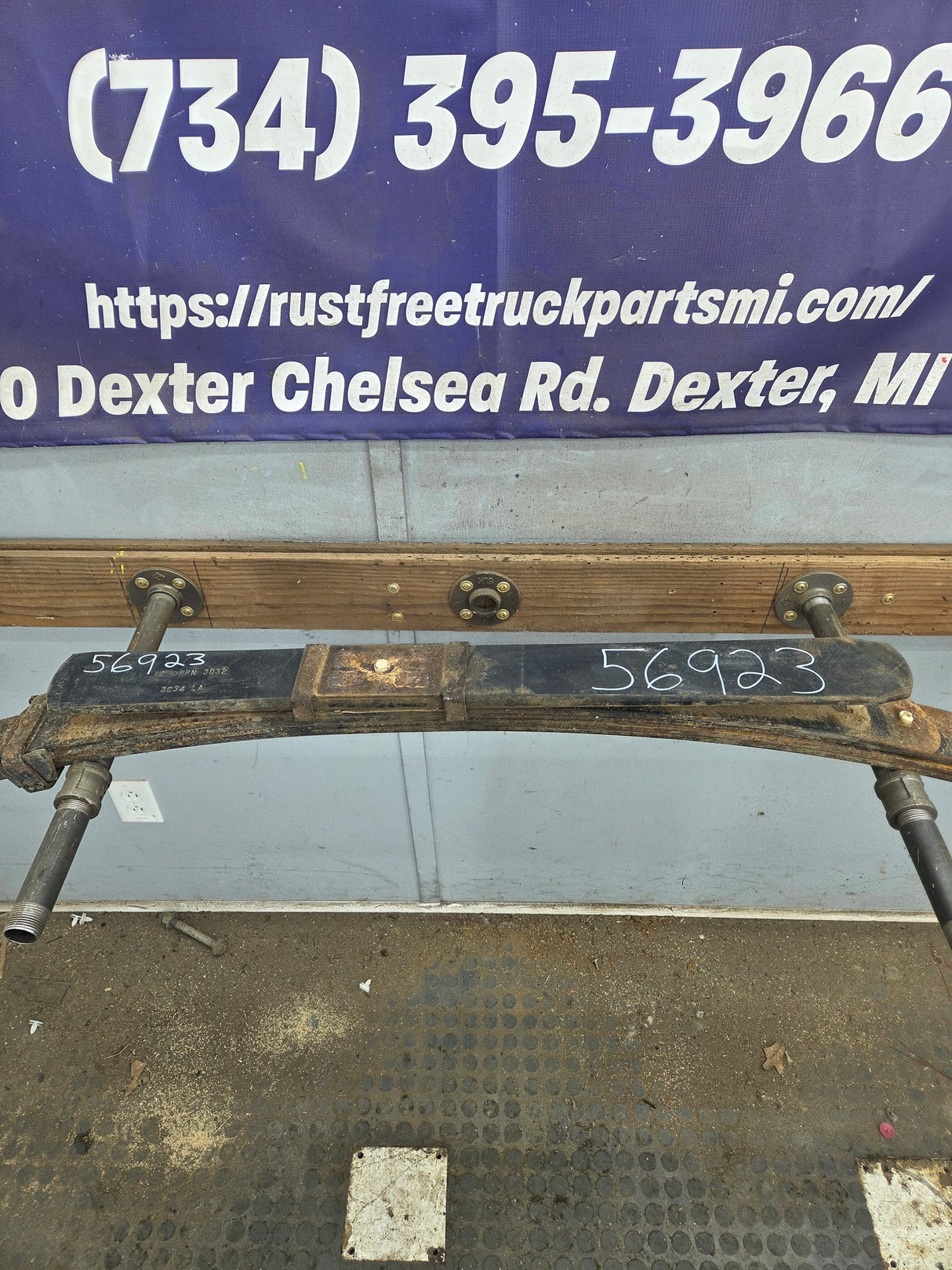 2008-2010 Ford F250 F350 Super Duty Rear Leaf Spring (1)