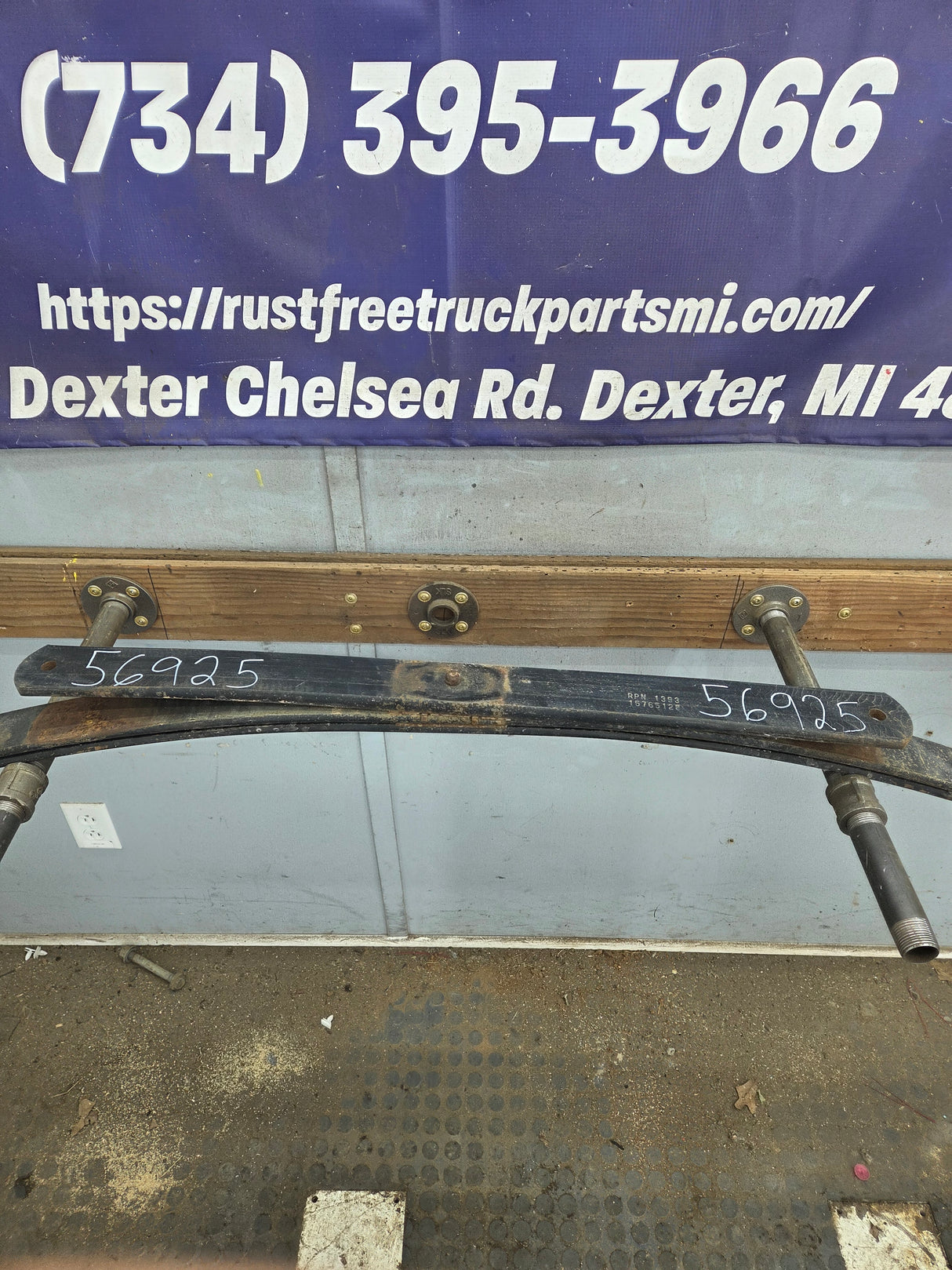 1999-2006 Chevrolet Silverado / GMC Sierra 1500 Rear Leaf Spring - (1)