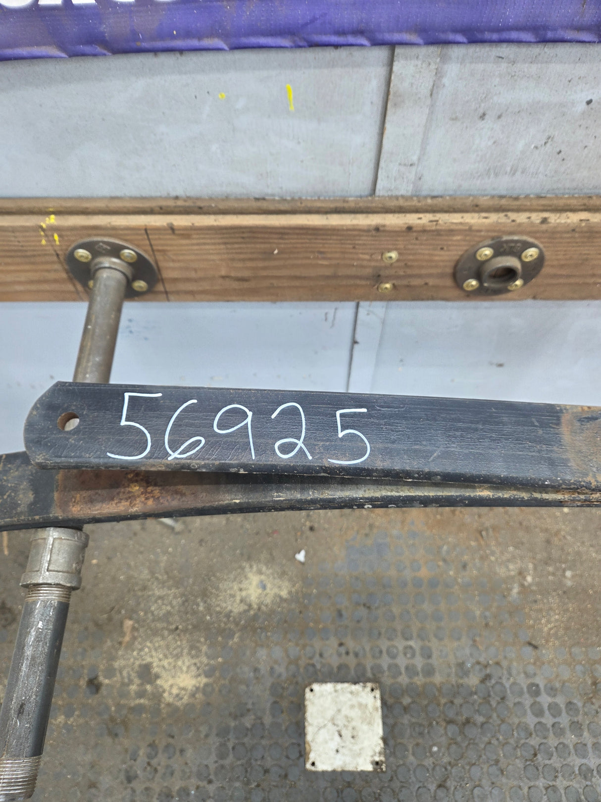 1999-2006 Chevrolet Silverado / GMC Sierra 1500 Rear Leaf Spring - (1)