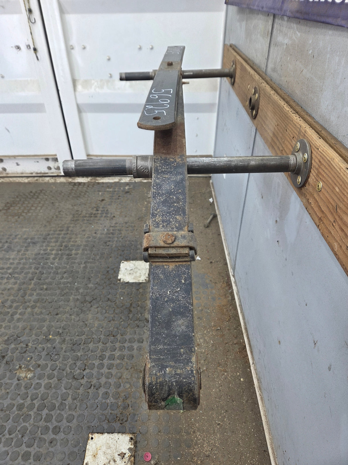 1999-2006 Chevrolet Silverado / GMC Sierra 1500 Rear Leaf Spring - (1)