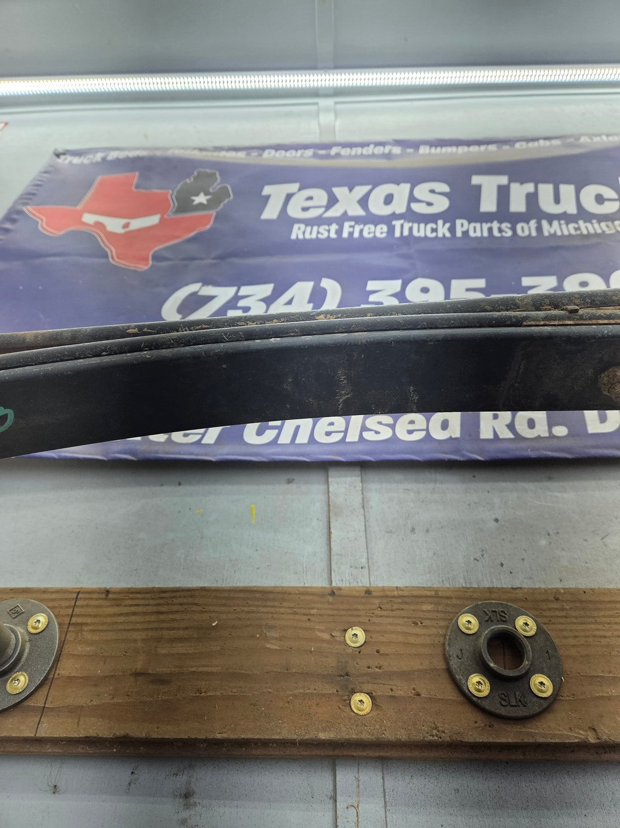 1999-2006 Chevrolet Silverado / GMC Sierra 1500 Rear Leaf Spring - (1)