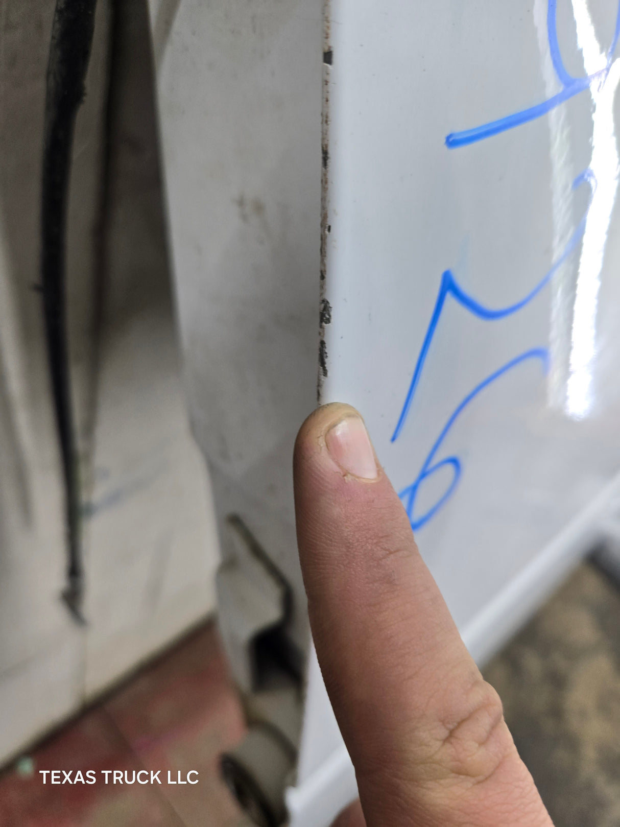 2008-2016 Ford Super Duty Tailgate F250 F350 F450 F550 - White