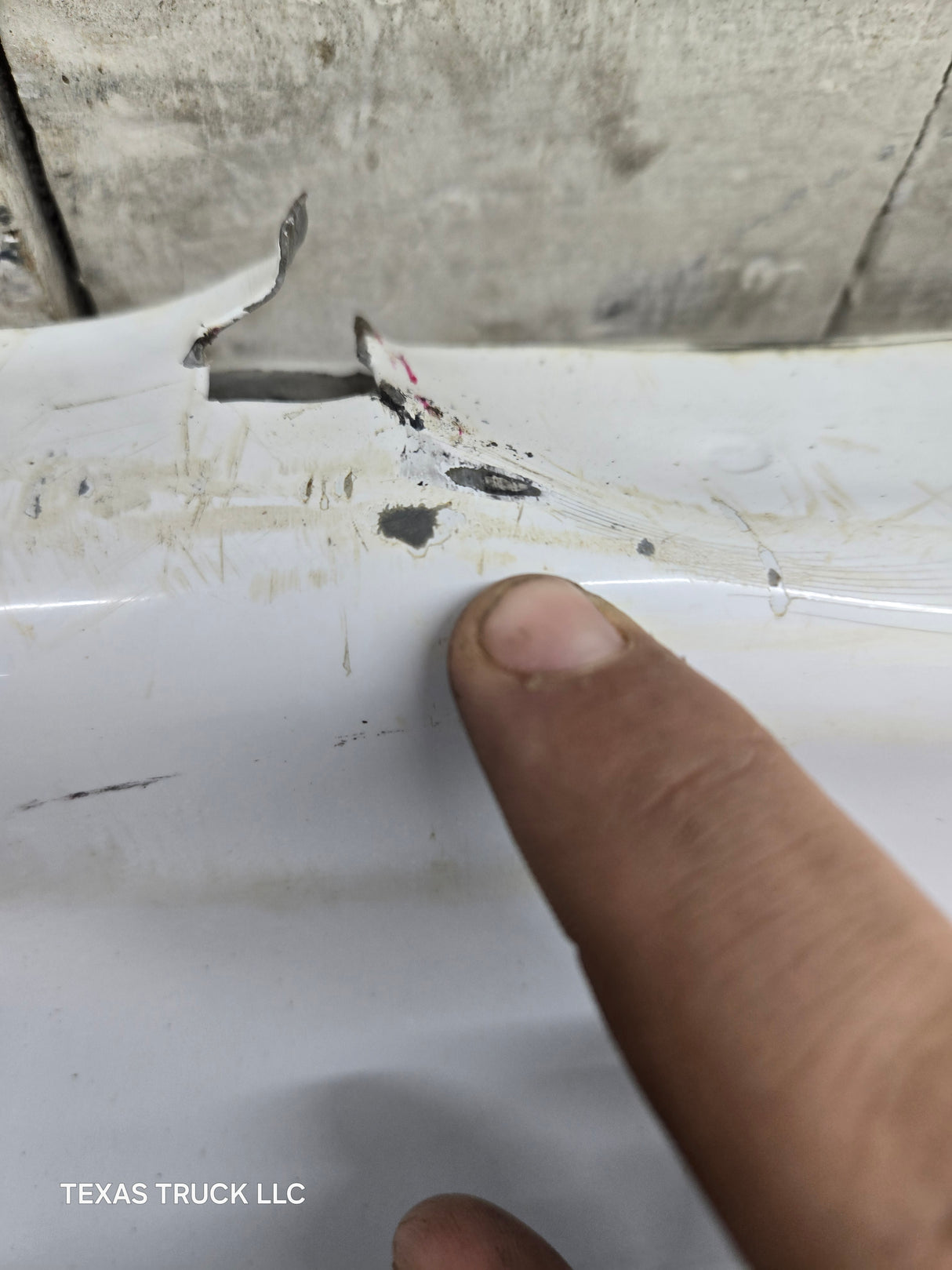 2008-2016 Ford Super Duty Tailgate F250 F350 F450 F550 - White