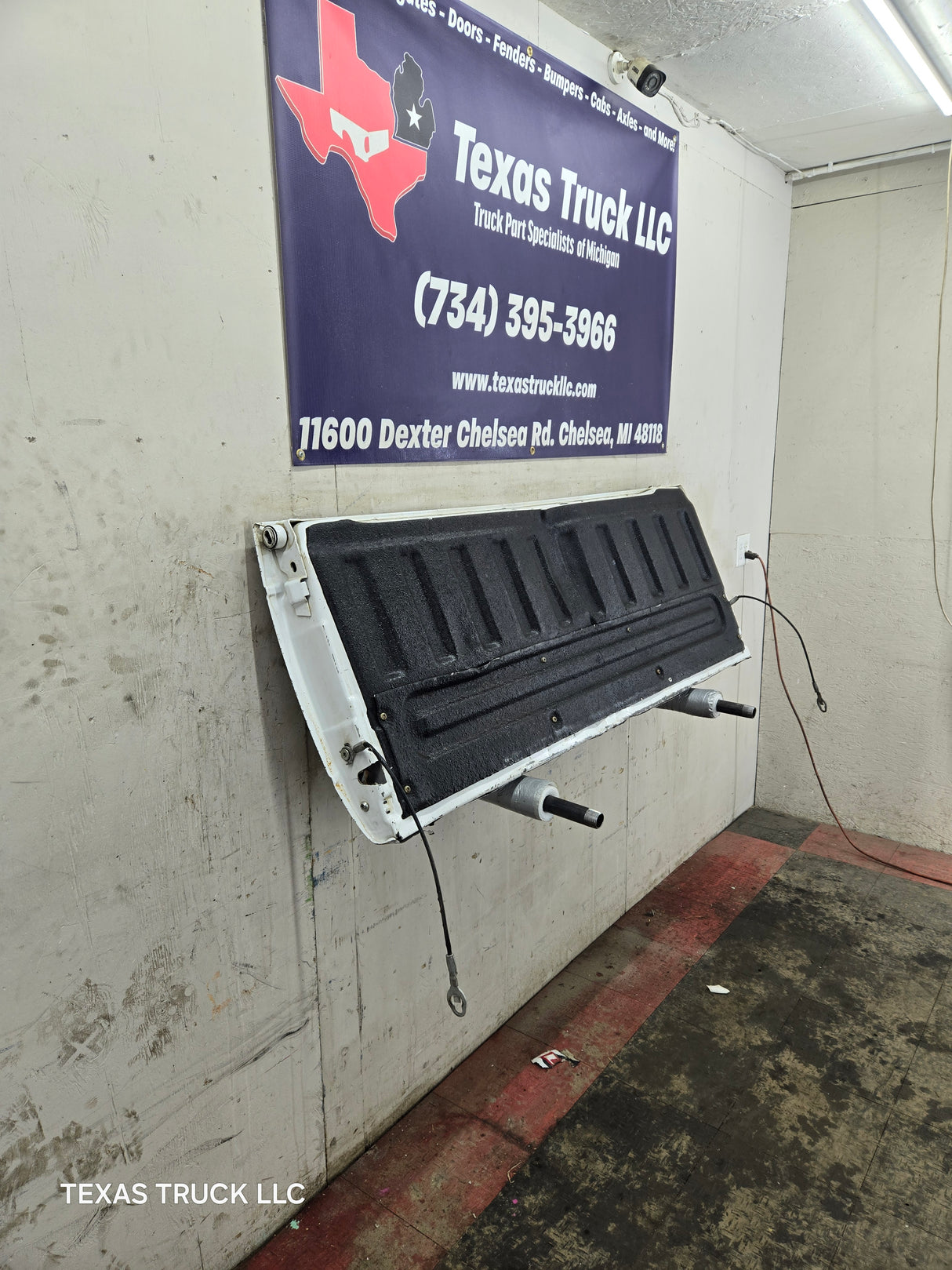 2008-2016 Ford Super Duty Tailgate F250 F350 F450 F550 - White