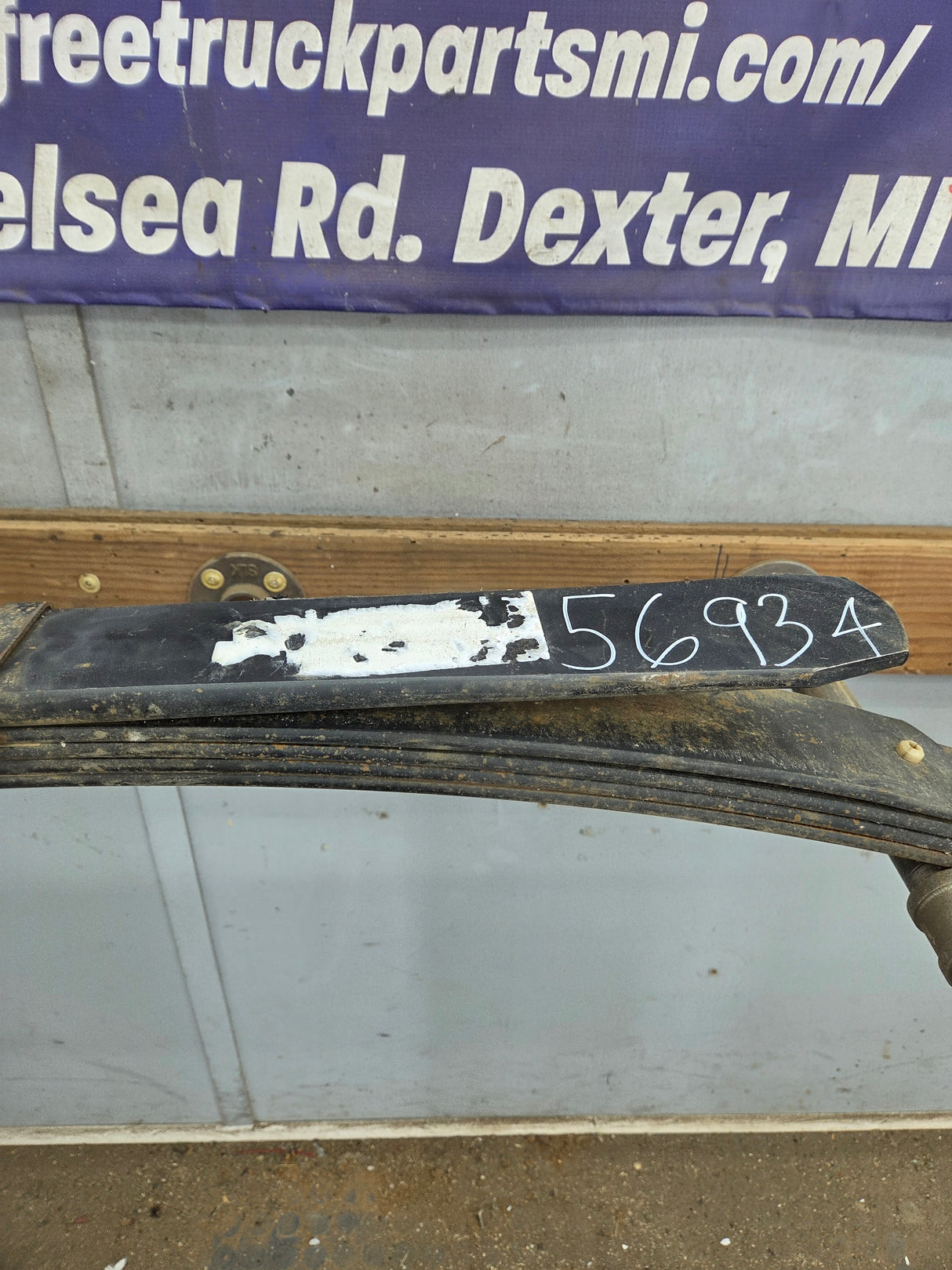 1999-2007 Ford F250 F350 Super Duty Rear Leaf Springs - 1