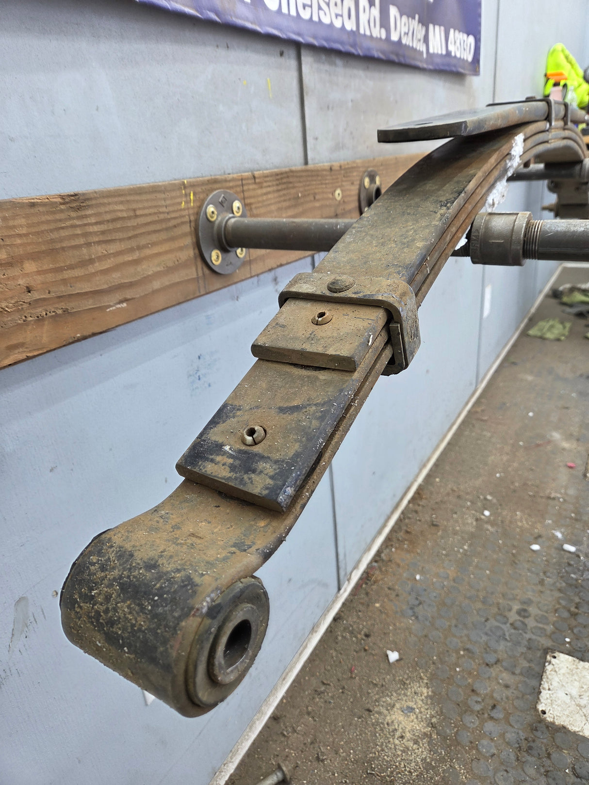 2008-2010 Ford F250 F350 Super Duty Rear Leaf Spring (1)